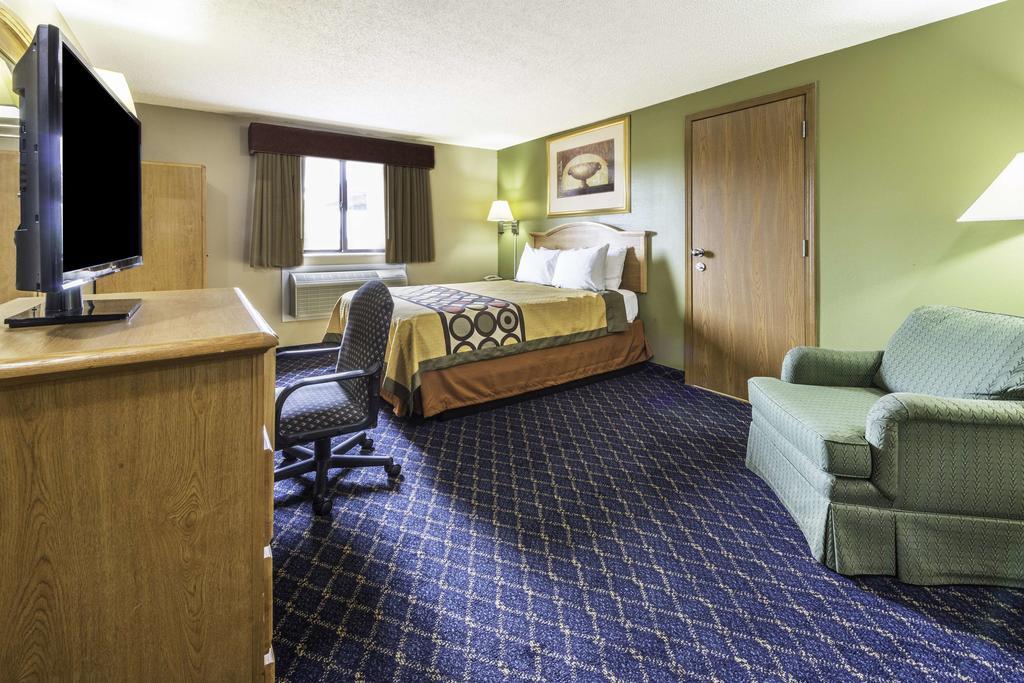 Super 8 by Wyndham St. Clair MO