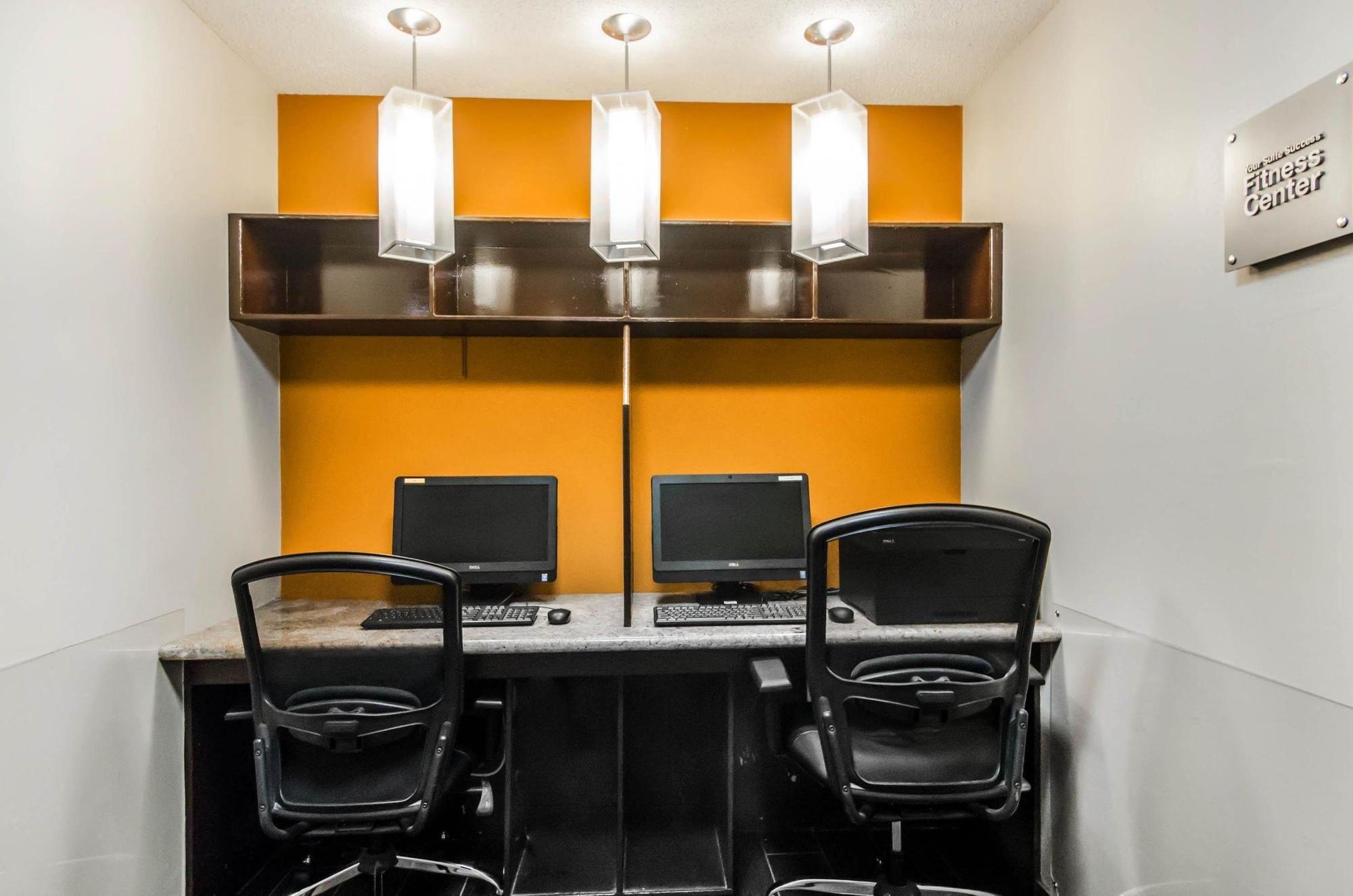 Quality Suites St. Joseph