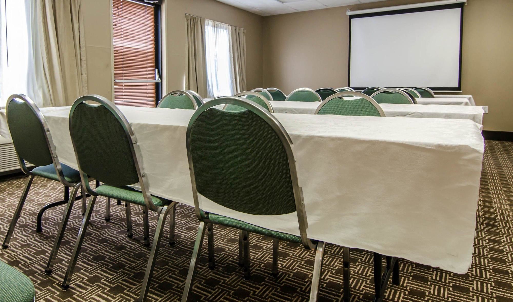Quality Suites St. Joseph