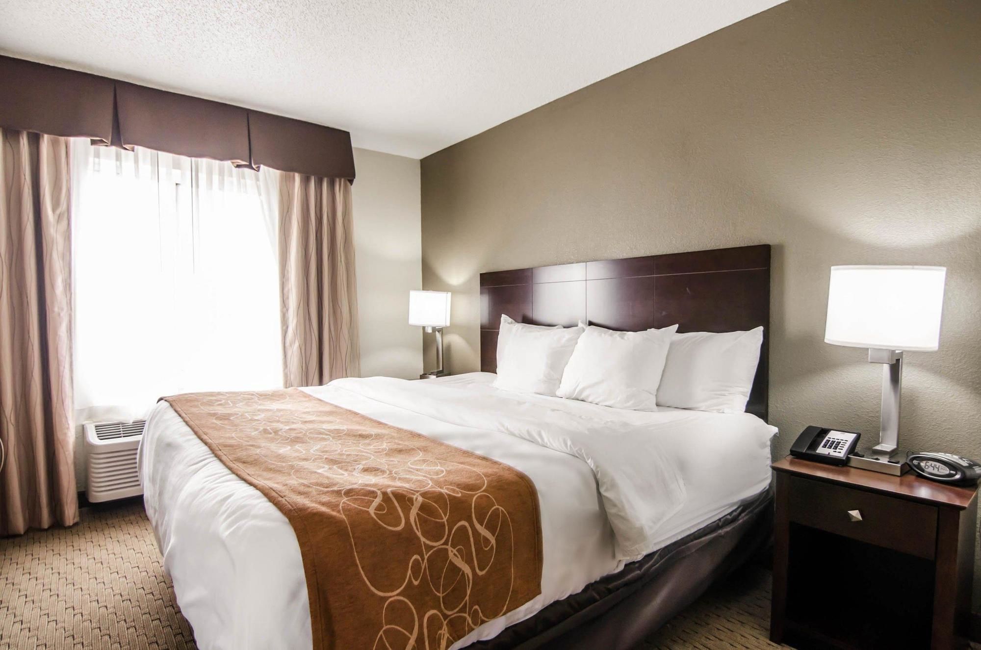 Quality Suites St. Joseph