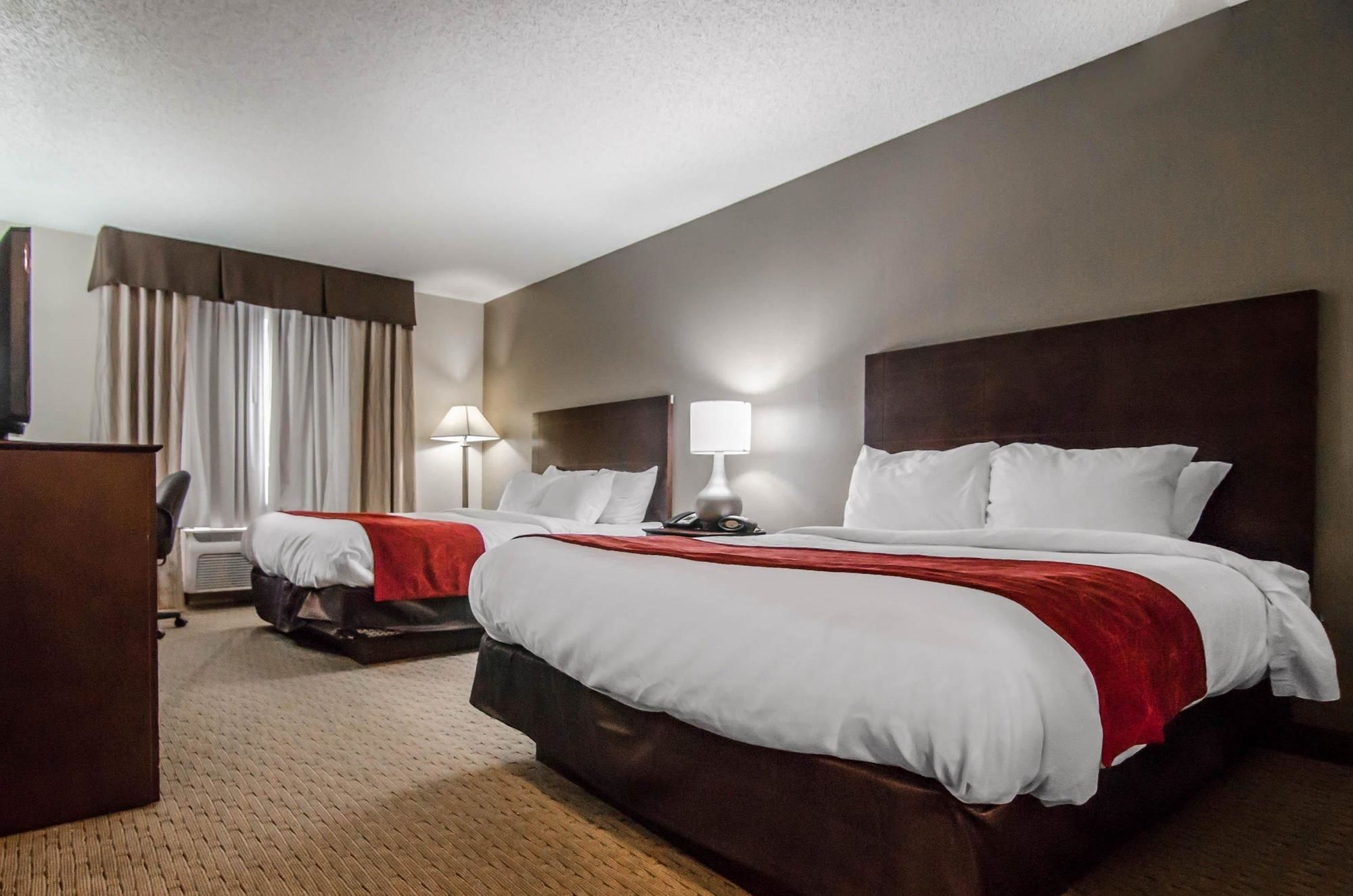 Quality Suites St. Joseph