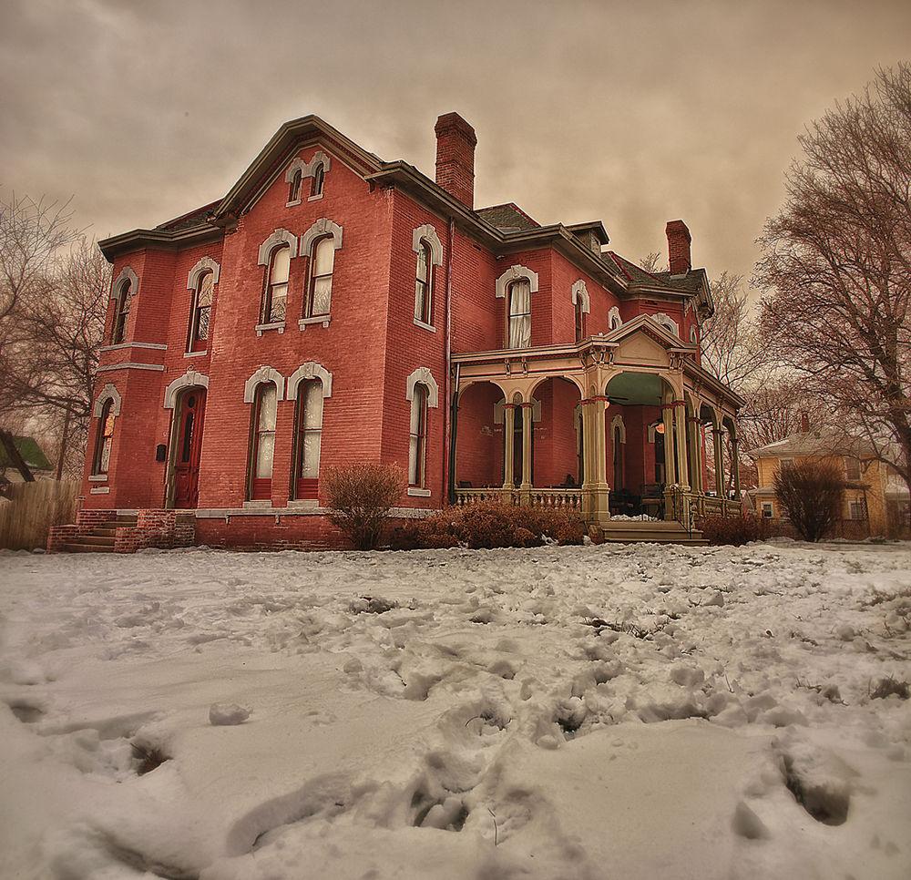 Whiskey Mansion Bed & Breakfast