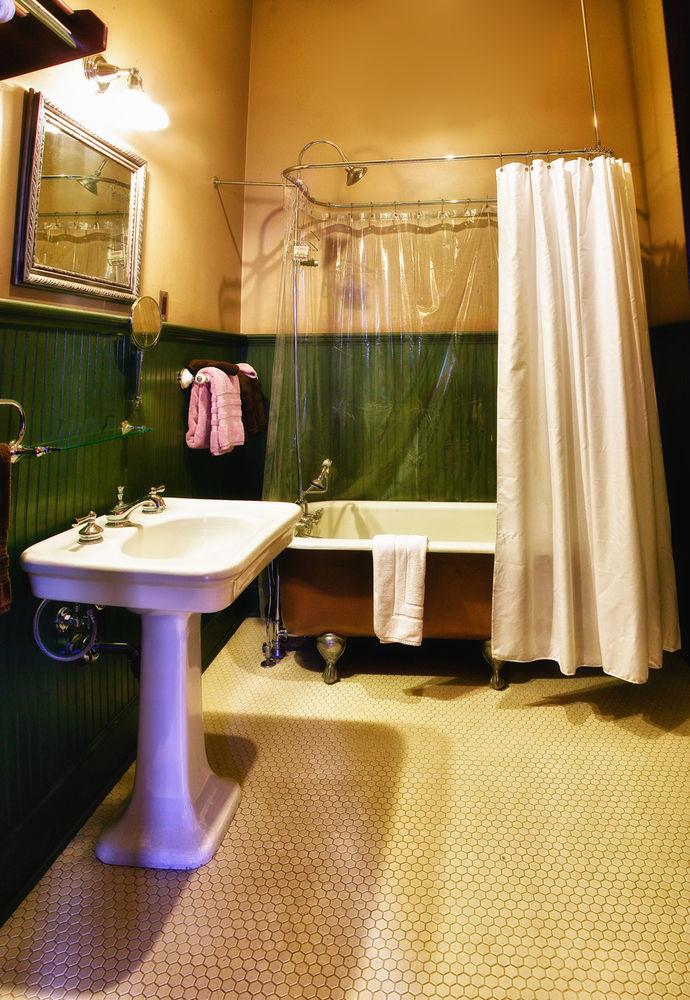 Whiskey Mansion Bed & Breakfast