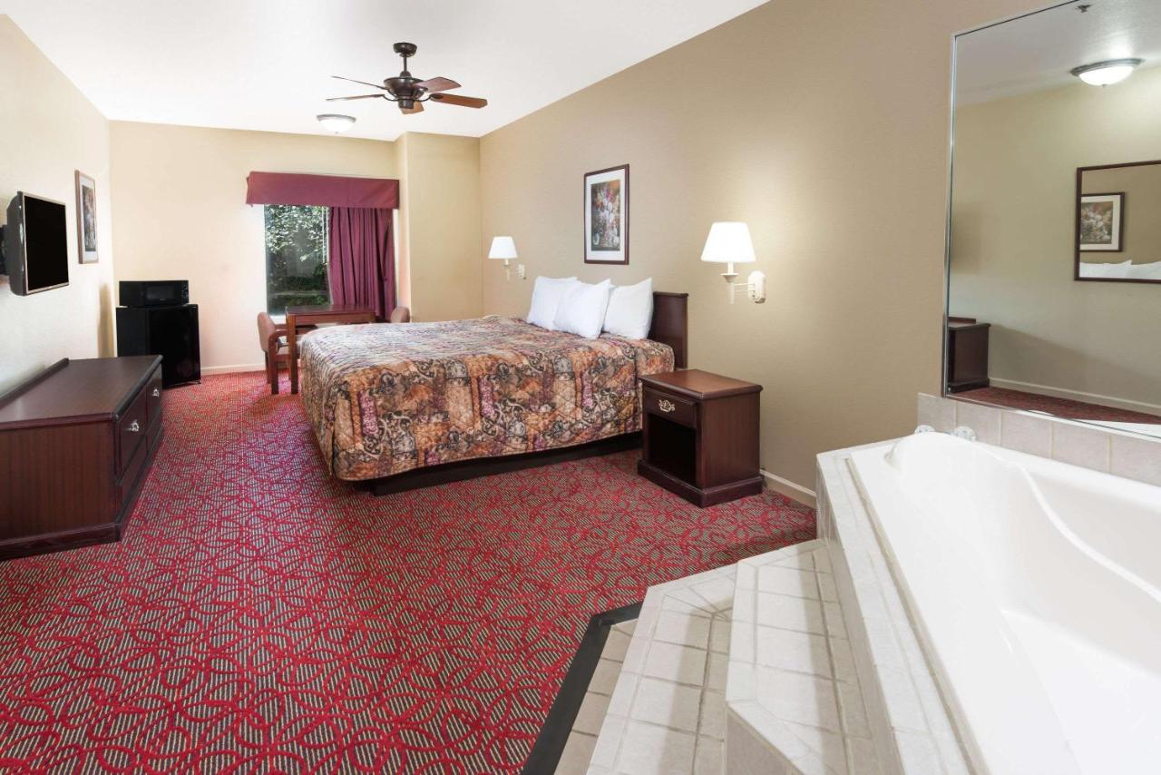 Days Inn by Wyndham St Peters/St Charles