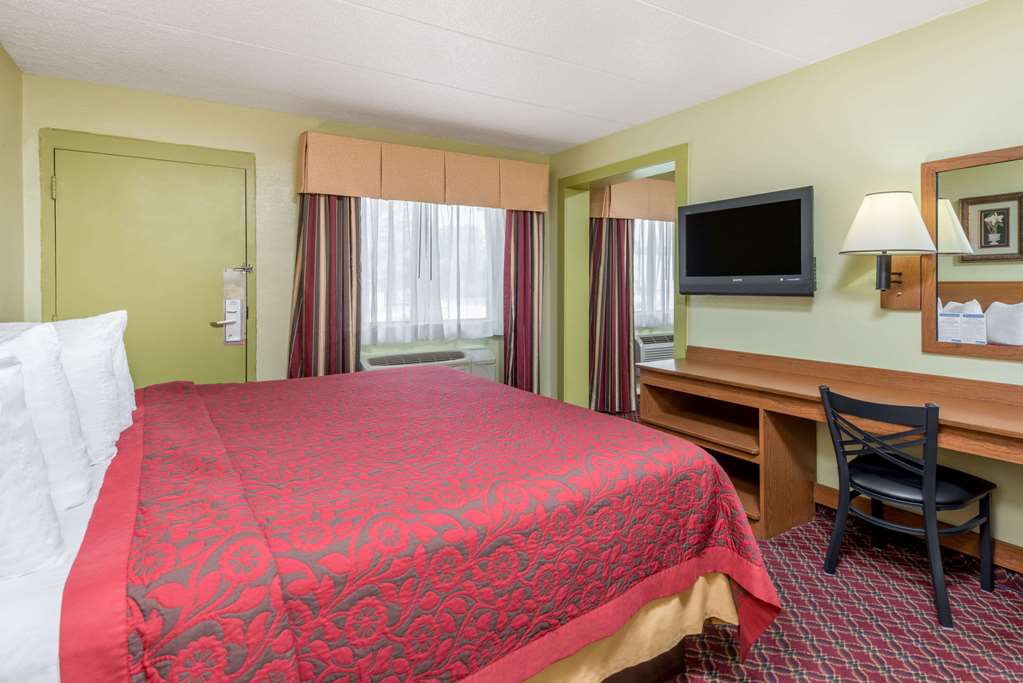 Days Inn & Suites by Wyndham Springfield on I-44