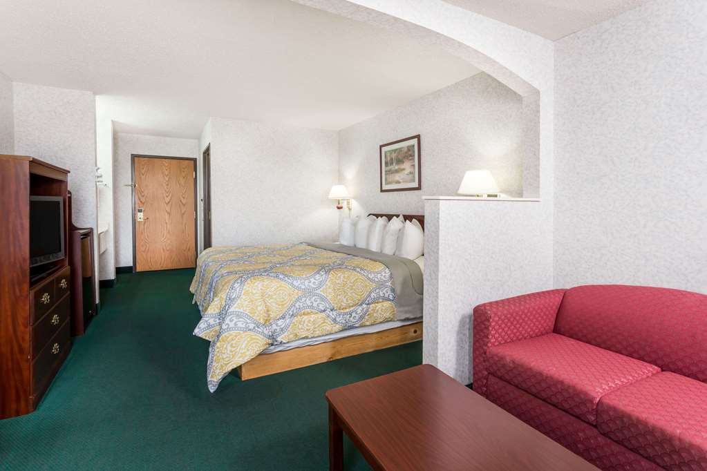 Days Inn by Wyndham Battlefield Rd/Hwy 65