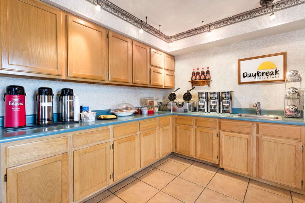 Days Inn by Wyndham Battlefield Rd/Hwy 65