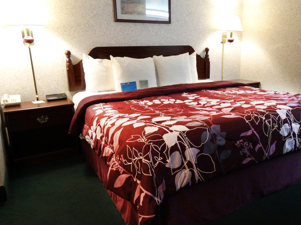 Days Inn by Wyndham Battlefield Rd/Hwy 65