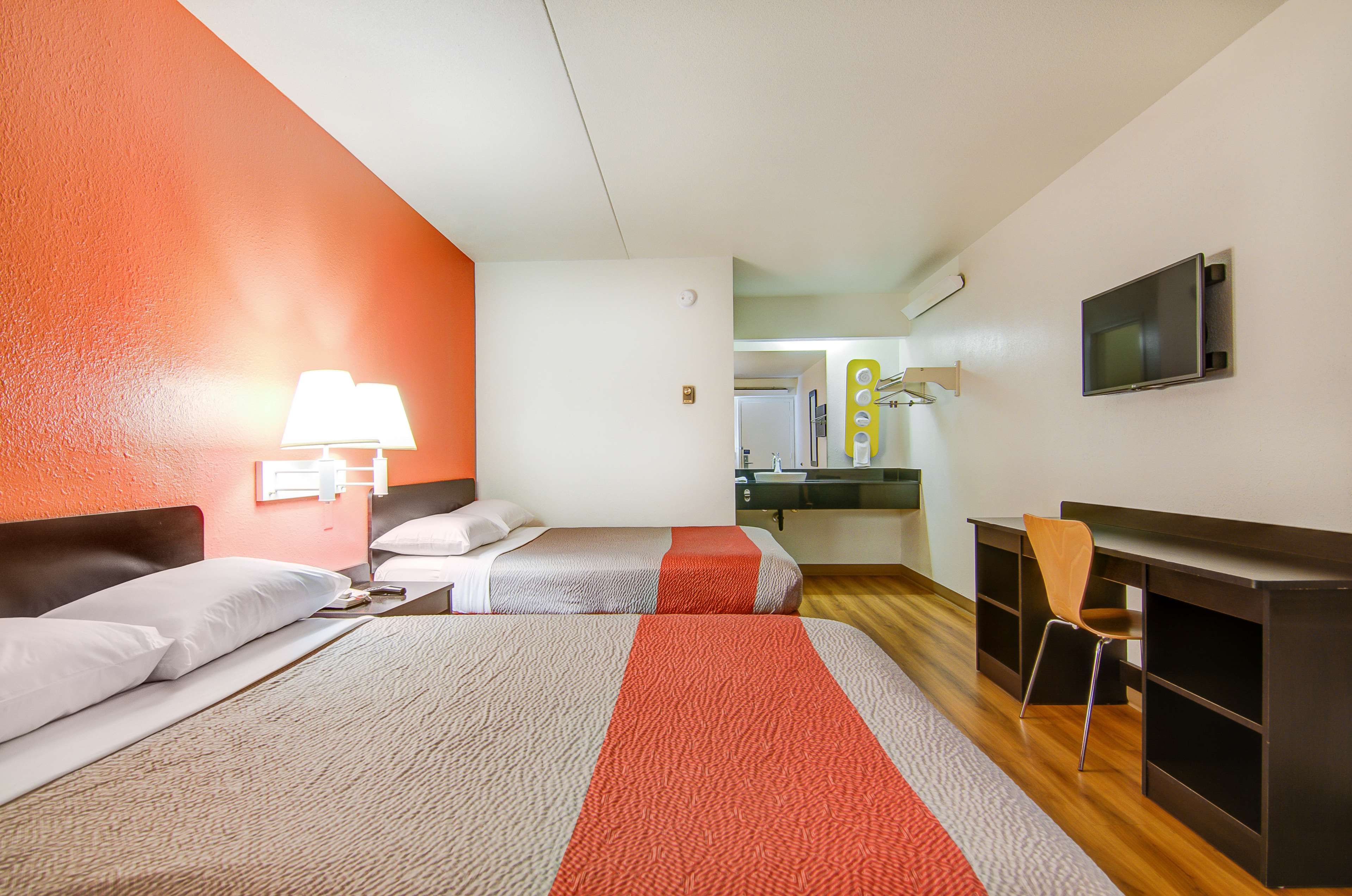 Motel 6 Springfield North