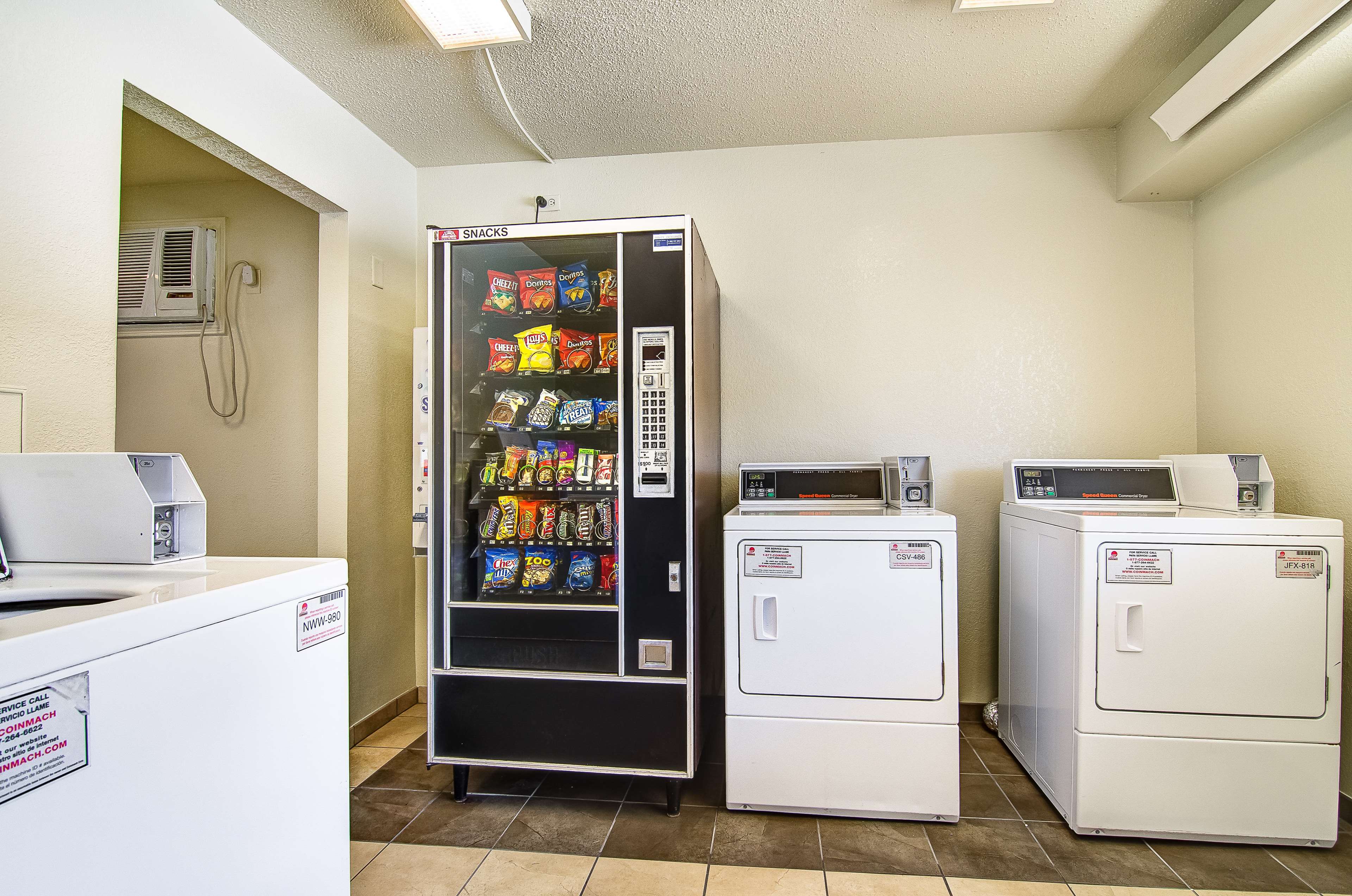 Motel 6 Springfield North