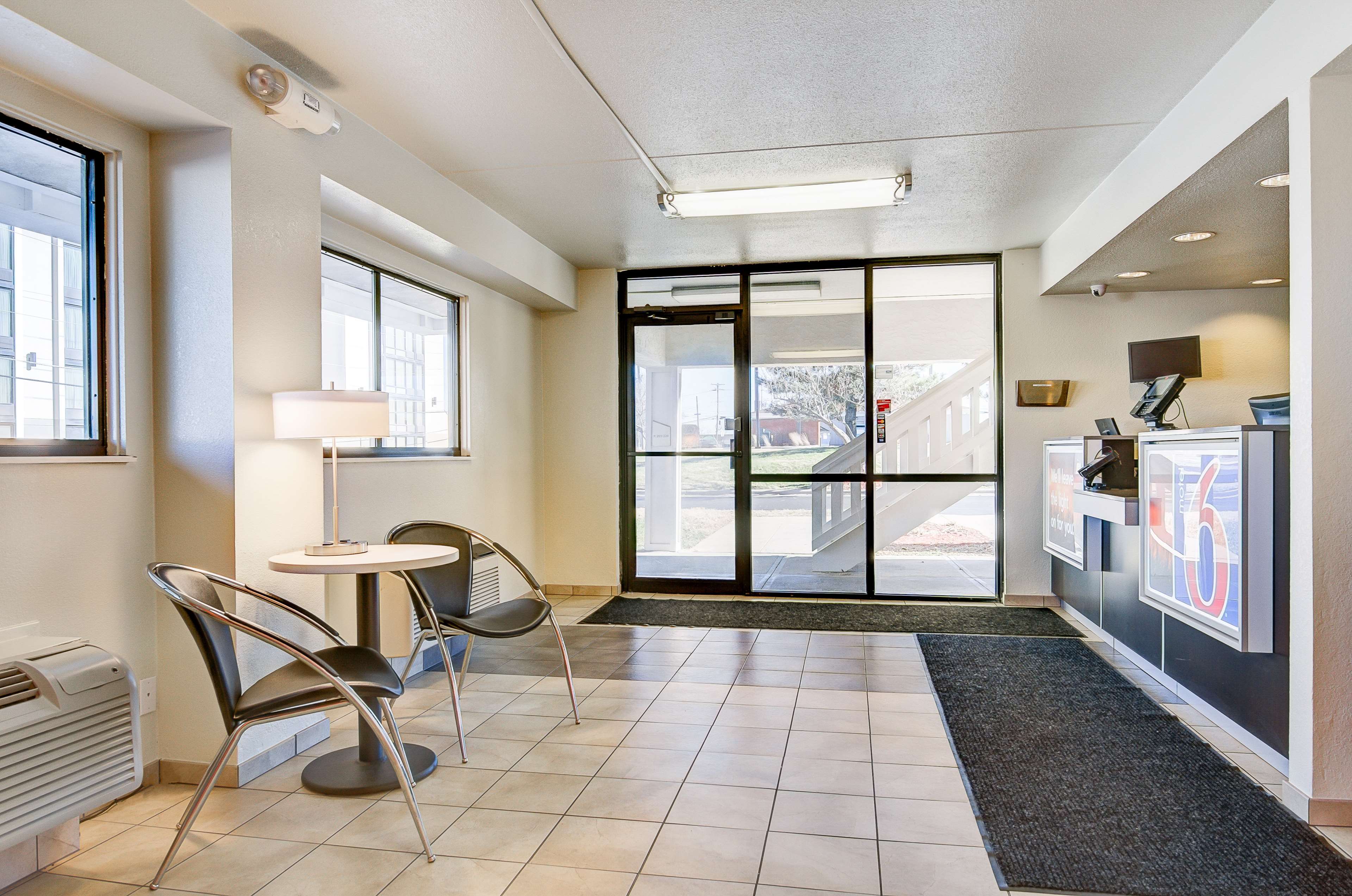 Motel 6 Springfield North