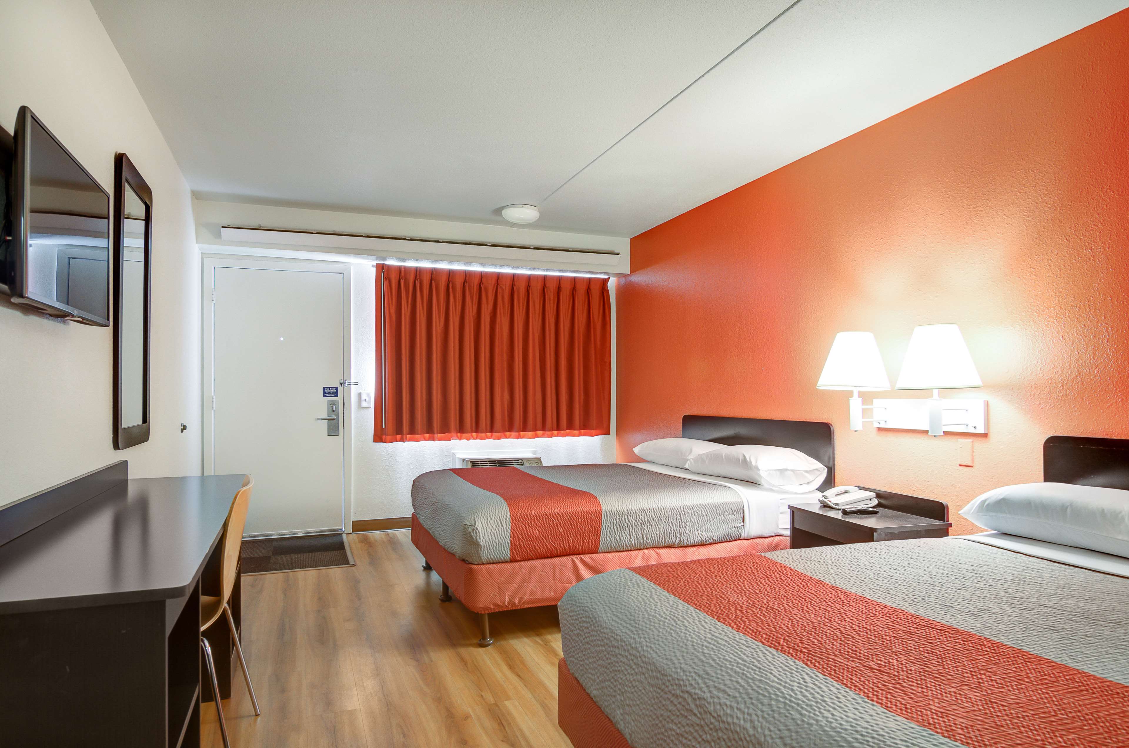 Motel 6 Springfield North