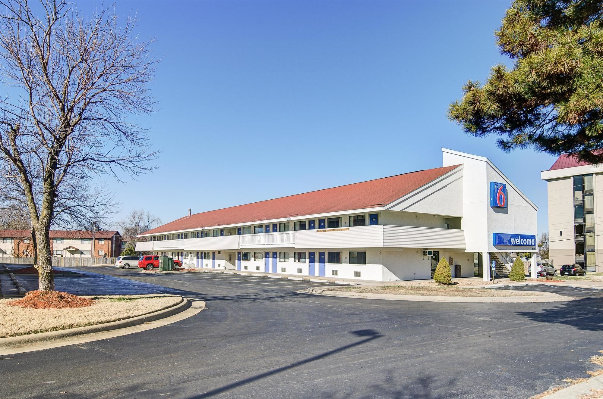 Motel 6 Springfield North