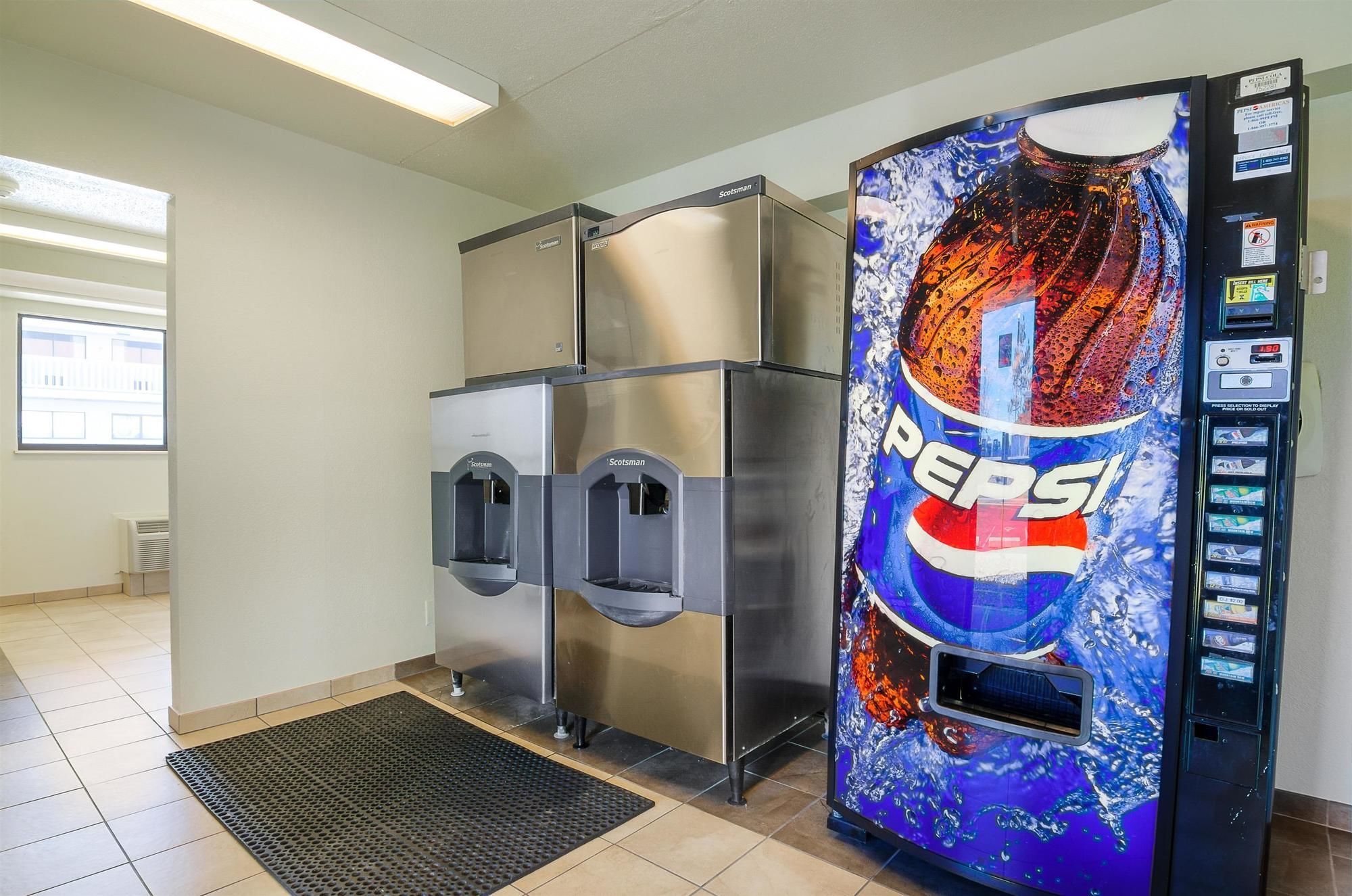 Motel 6 Springfield North
