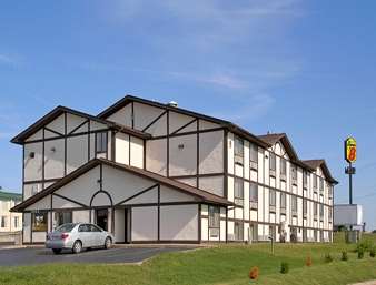 Super 8 by Wyndham Springfield North I-44