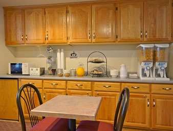 Super 8 by Wyndham Springfield North I-44