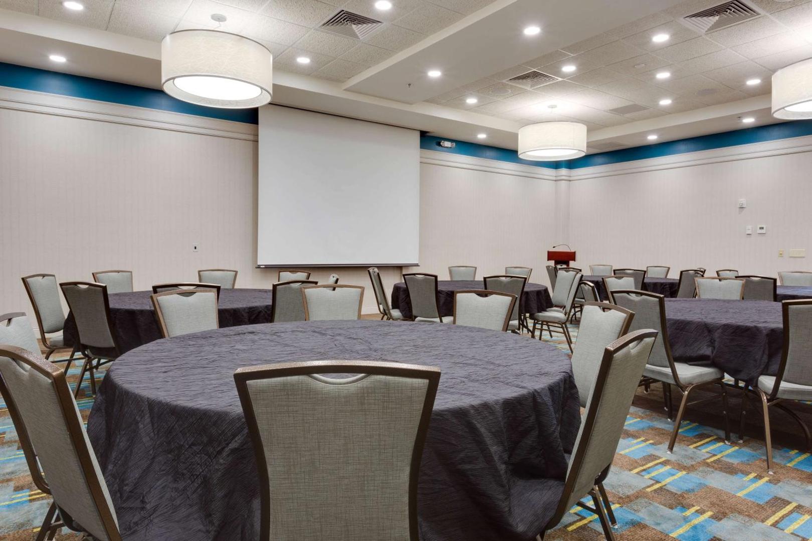 Drury Plaza Hotel St. Louis St. Charles