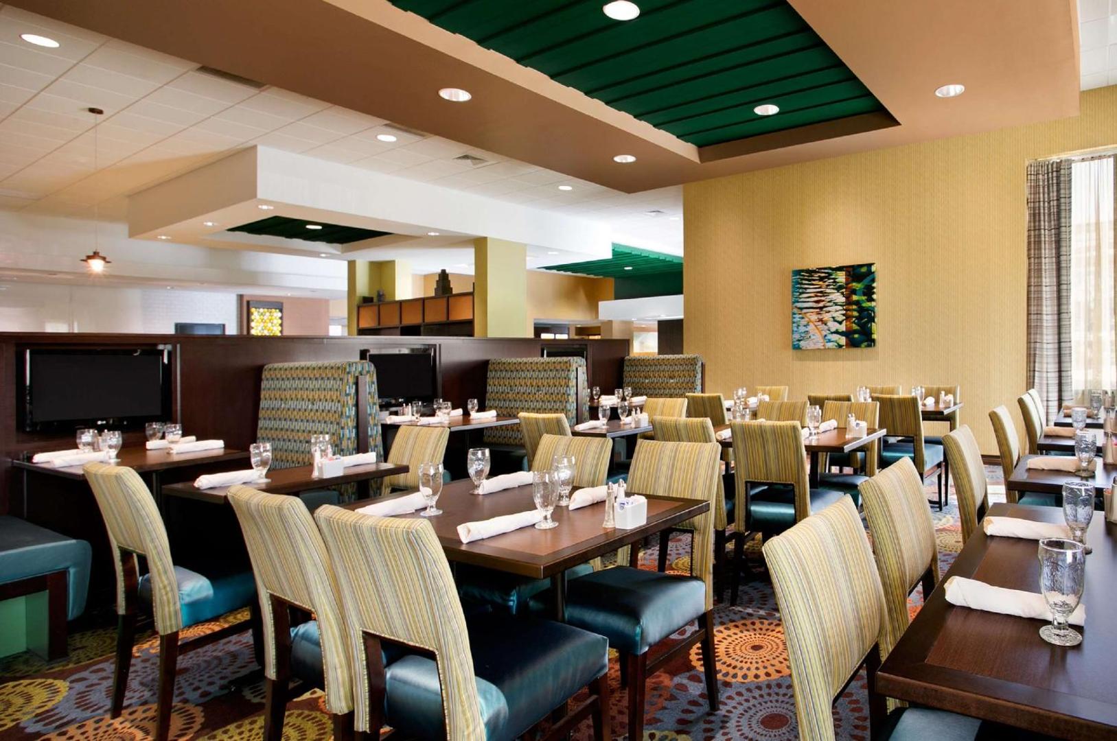 Aviator Hotel & Suites, BW Signature Collection