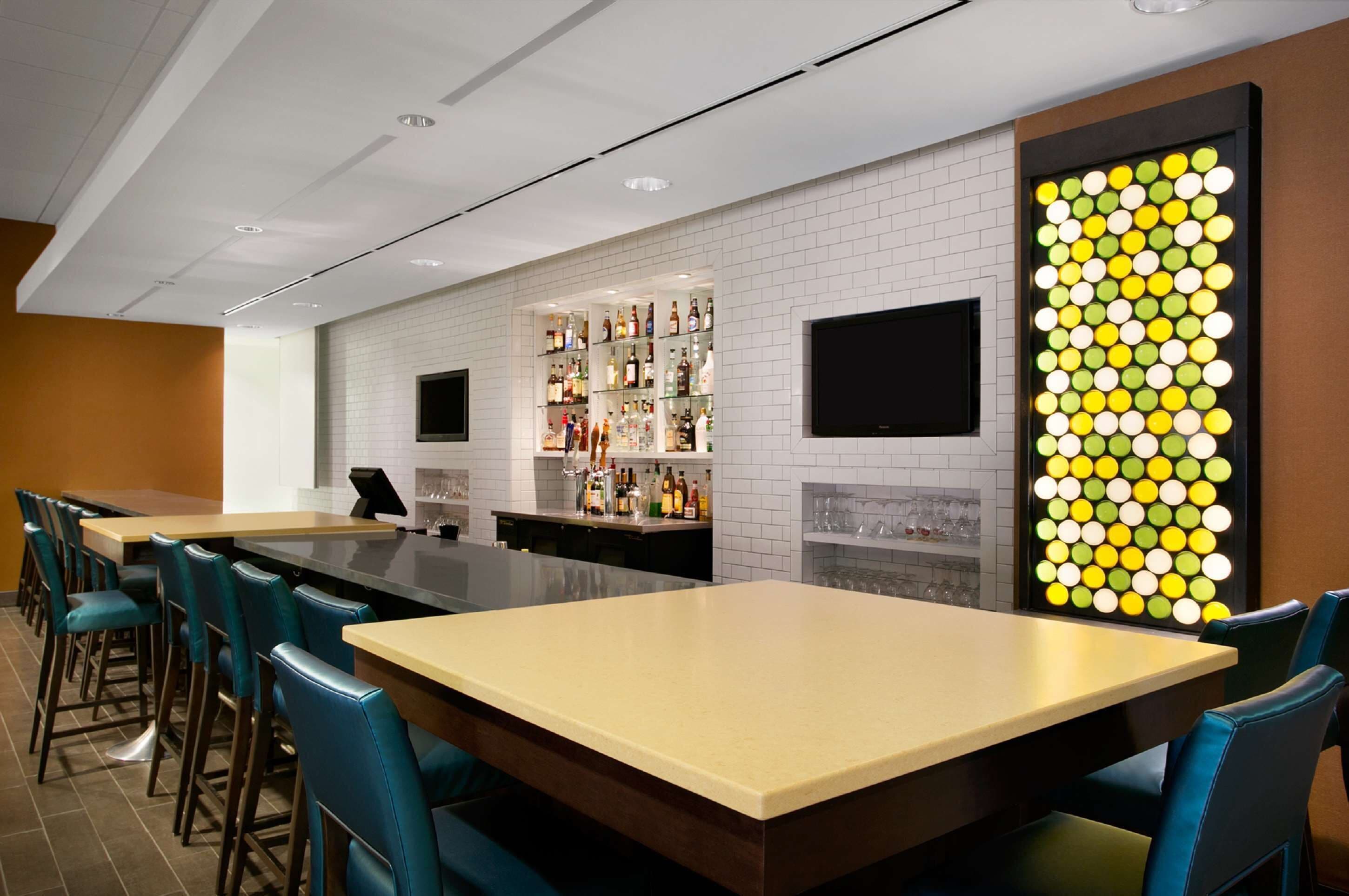 Aviator Hotel & Suites, BW Signature Collection