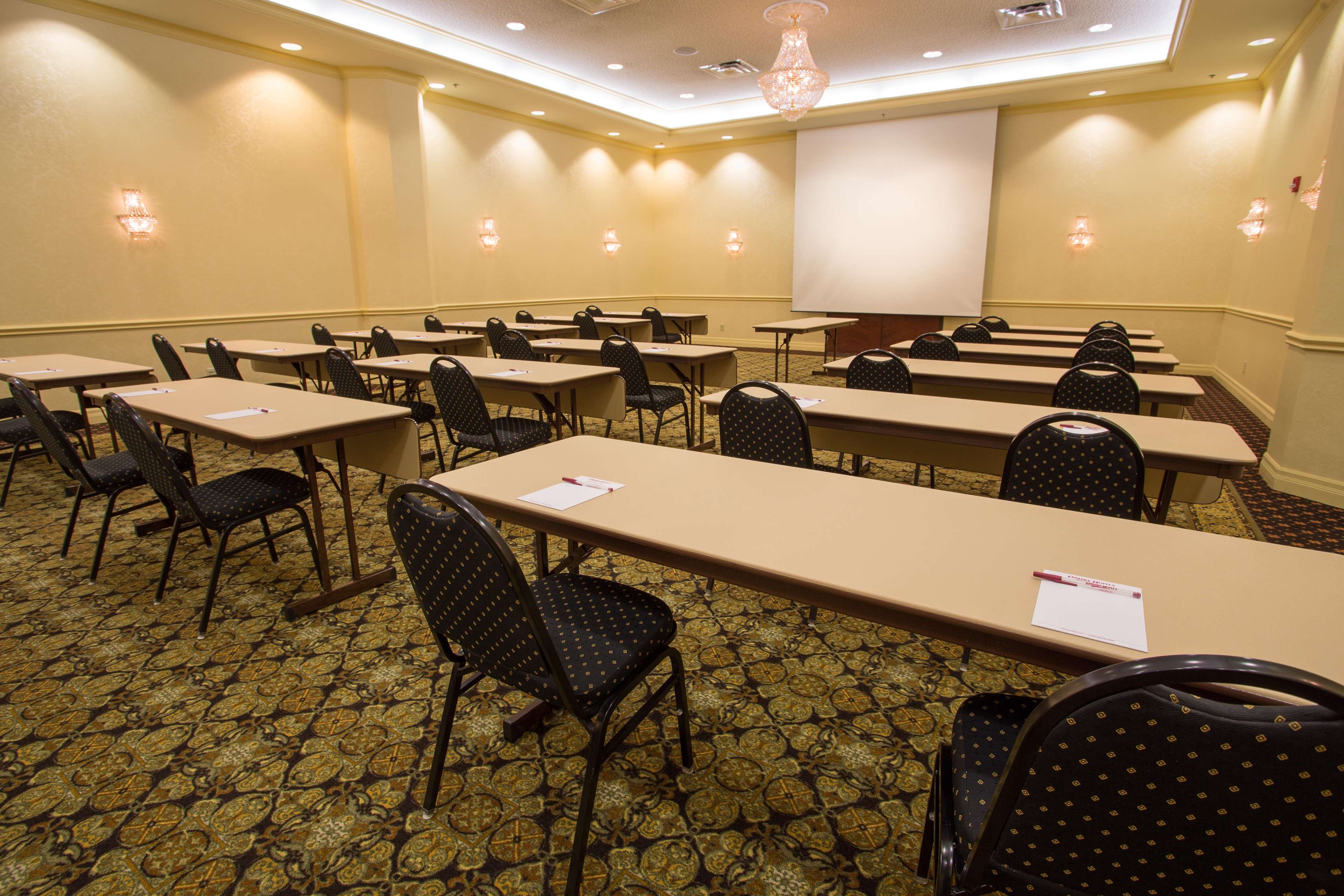 Drury Inn & Suites Convention Center