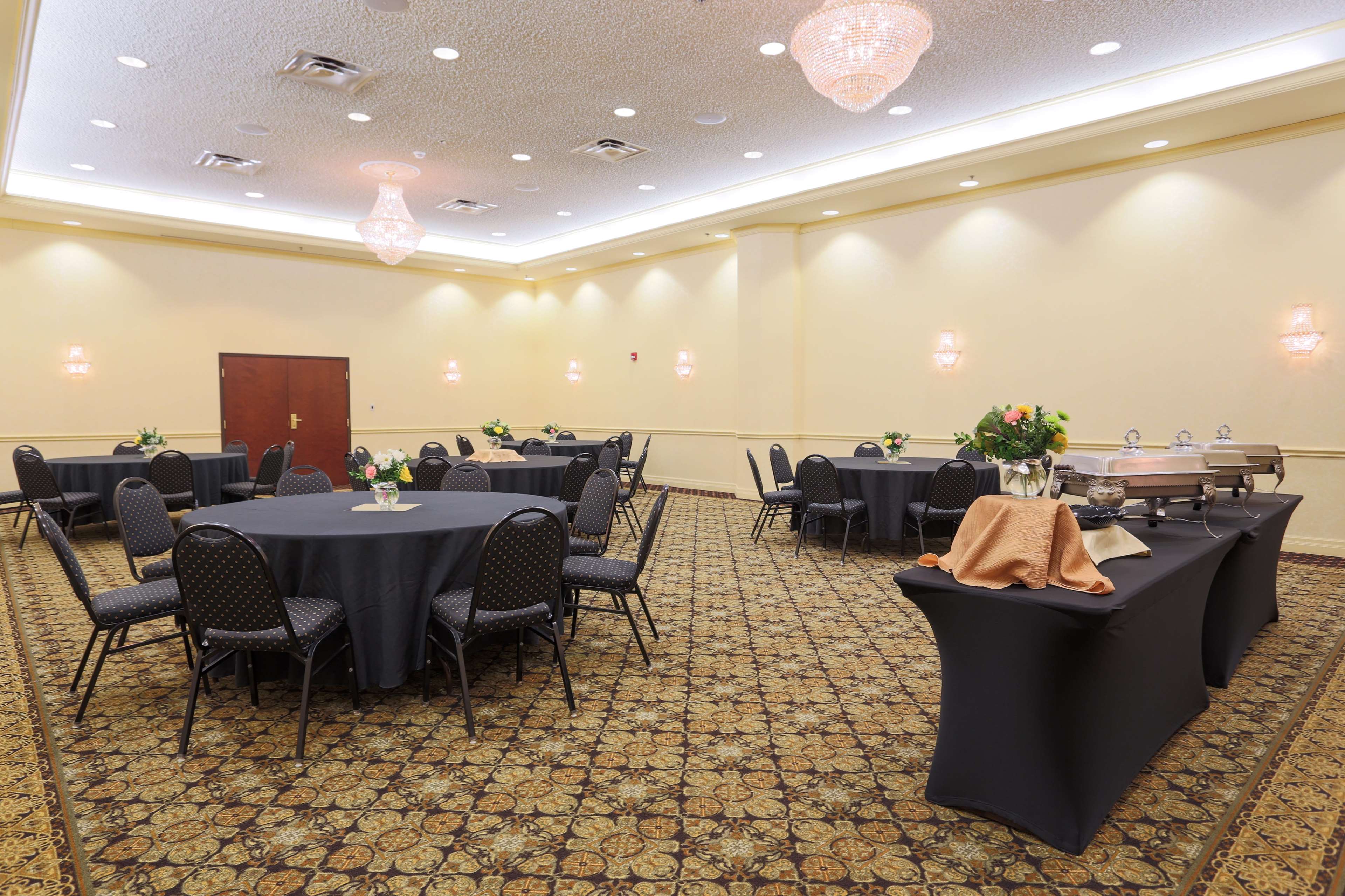 Drury Inn & Suites Convention Center