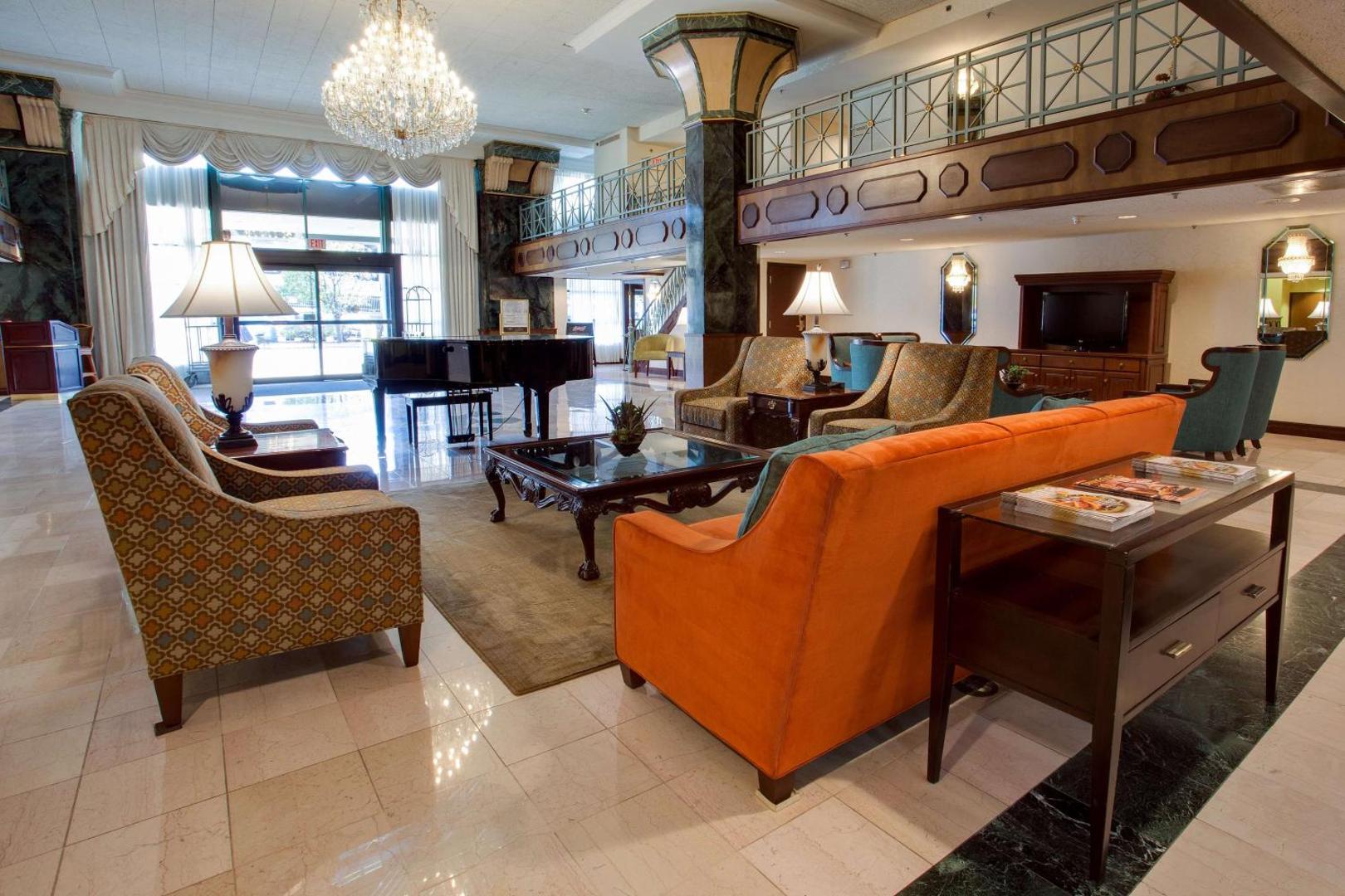 Drury Inn & Suites Convention Center