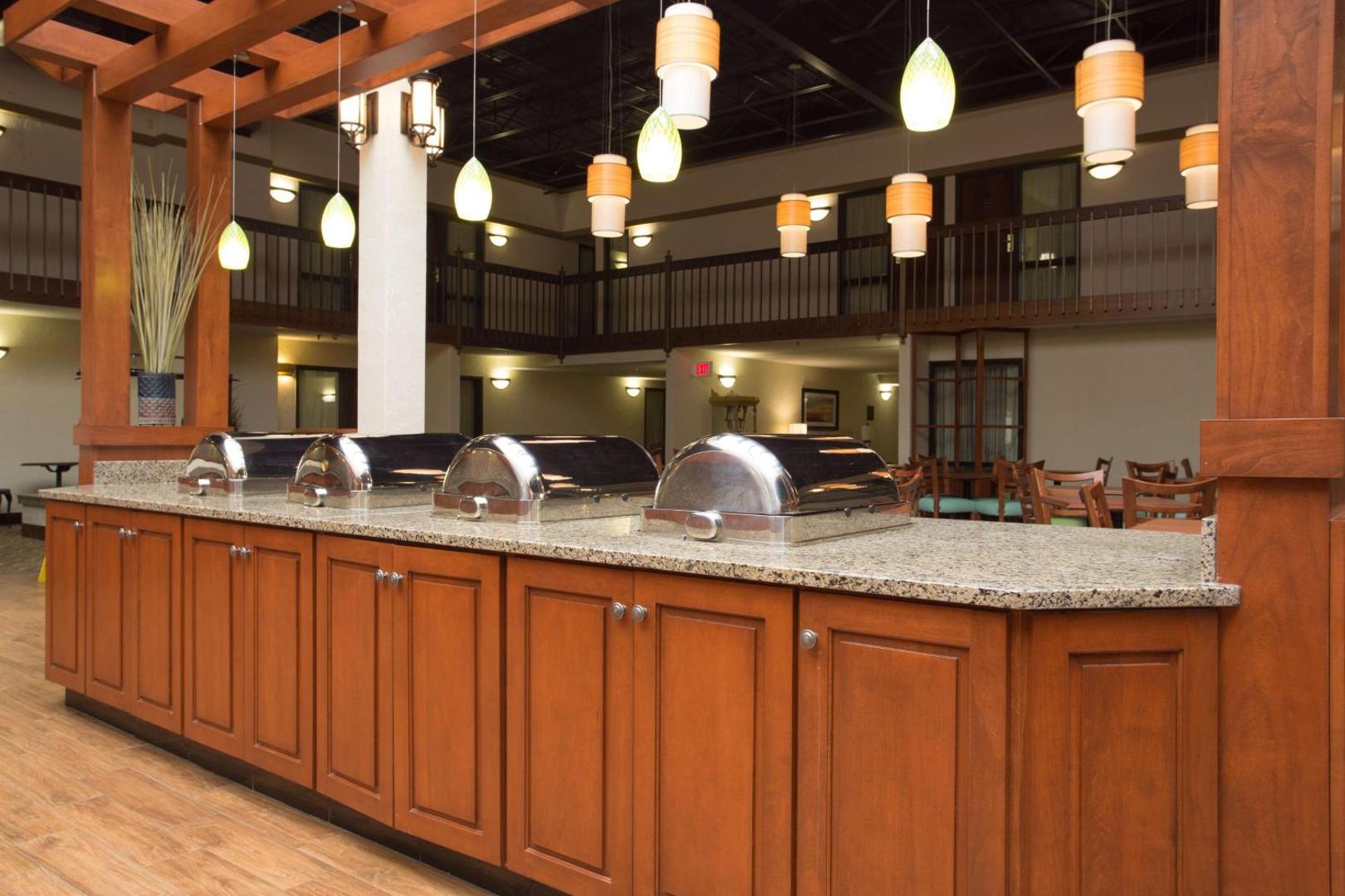 Drury Inn & Suites Convention Center