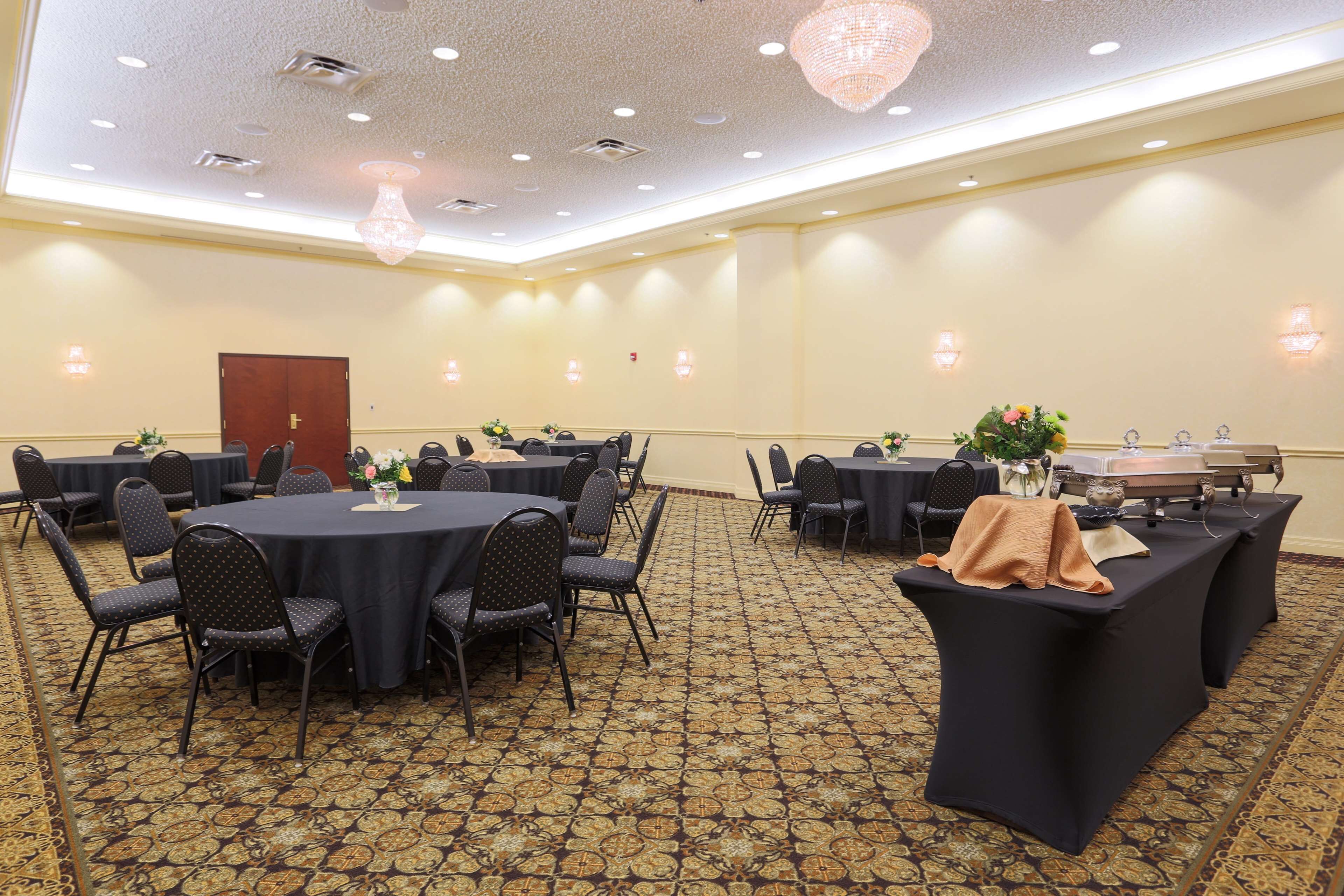 Drury Inn & Suites Convention Center