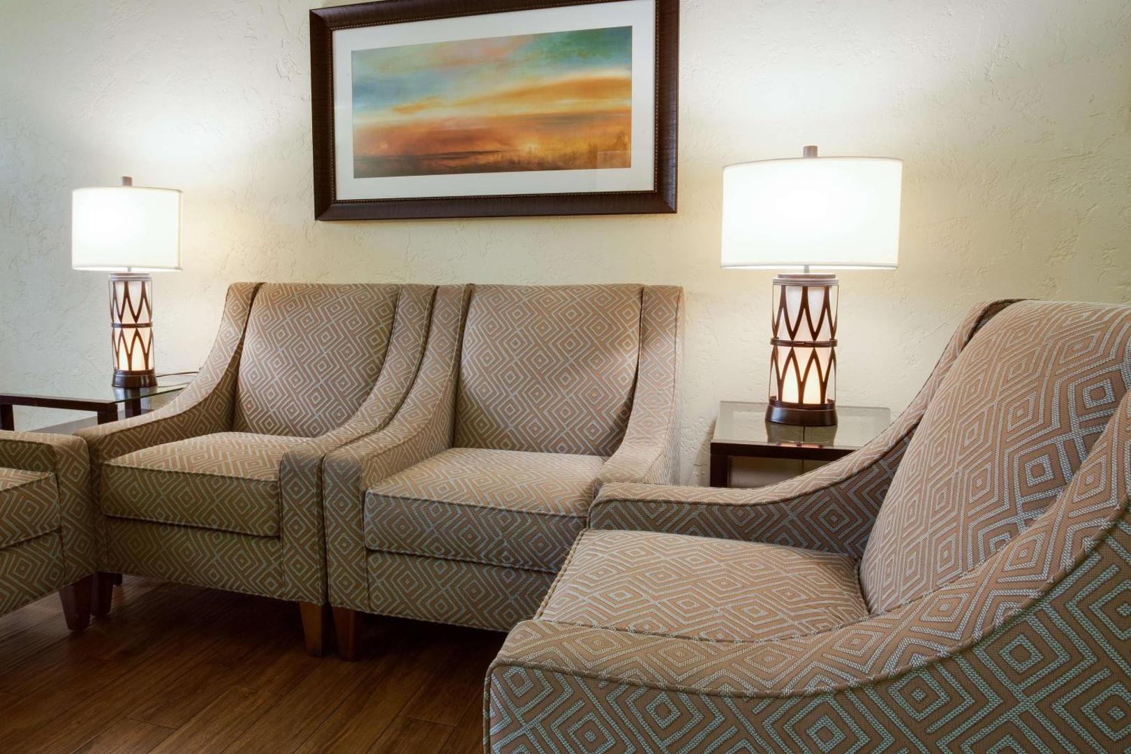 Drury Inn & Suites Convention Center