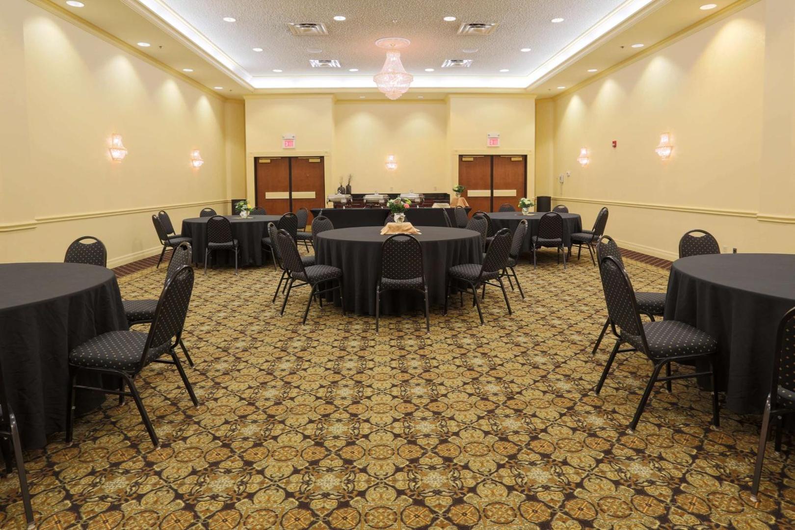 Drury Inn & Suites Convention Center