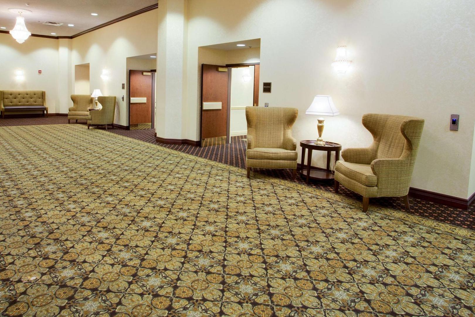 Drury Inn & Suites Convention Center