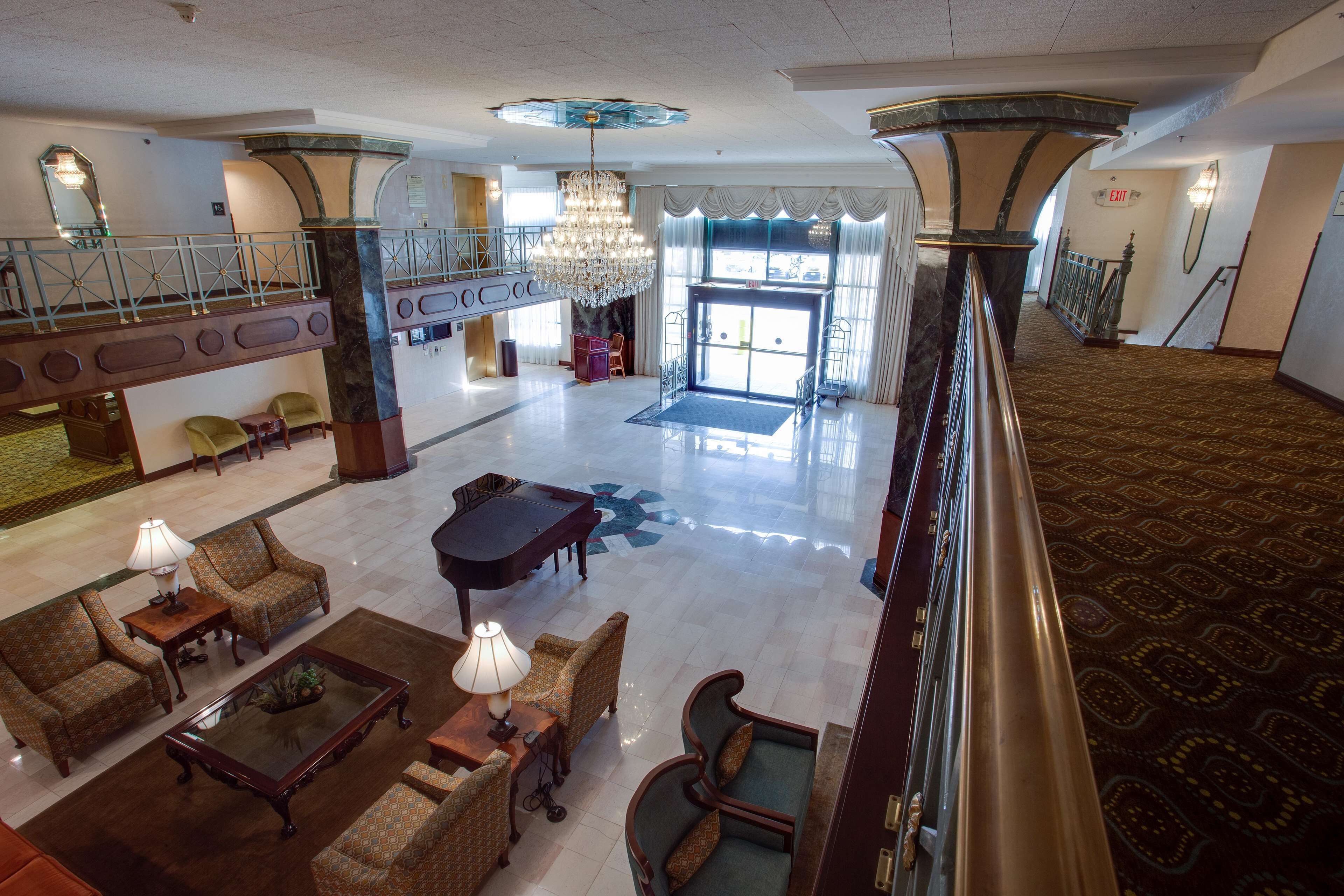 Drury Inn & Suites Convention Center