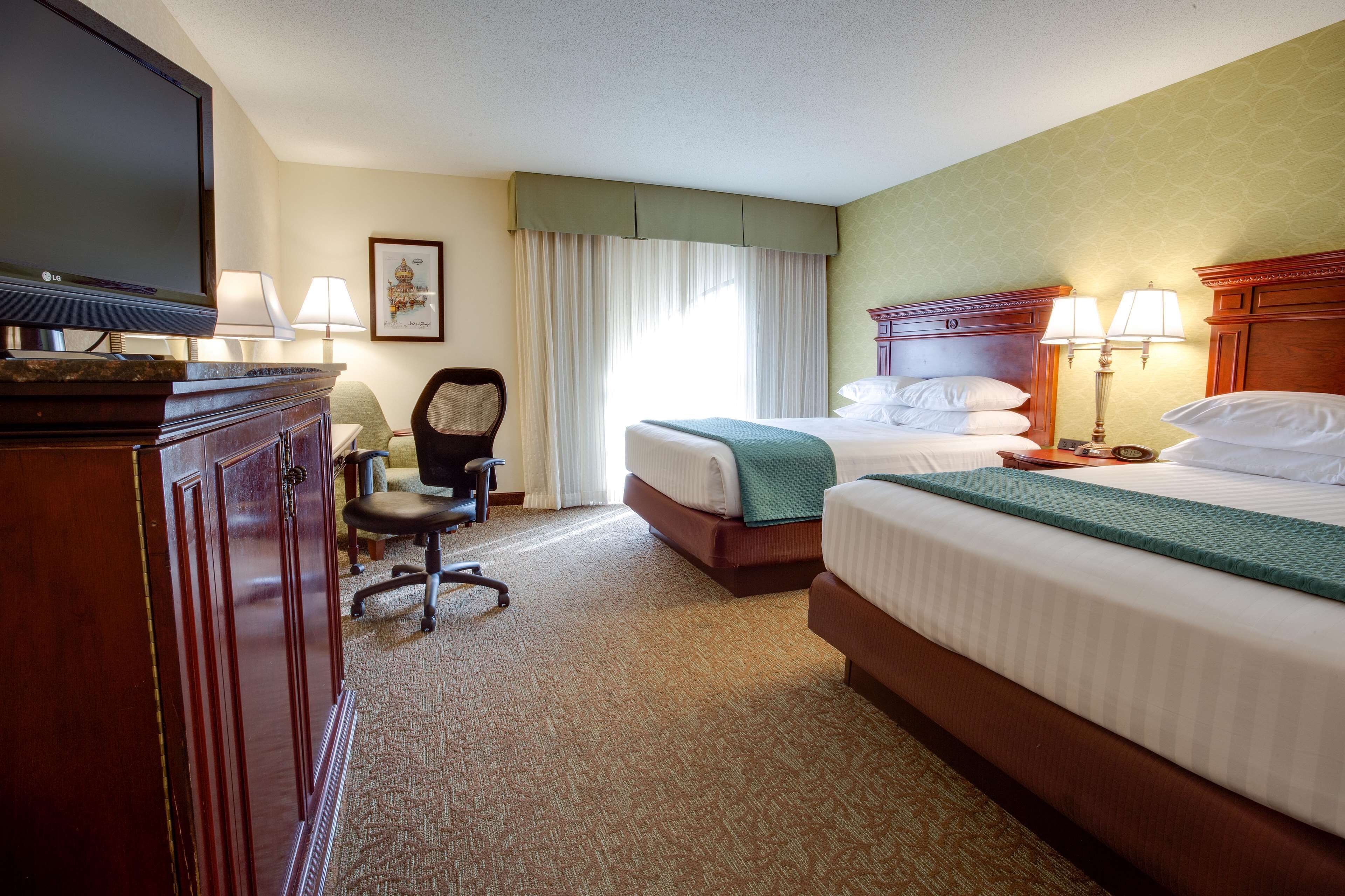 Drury Inn & Suites Convention Center