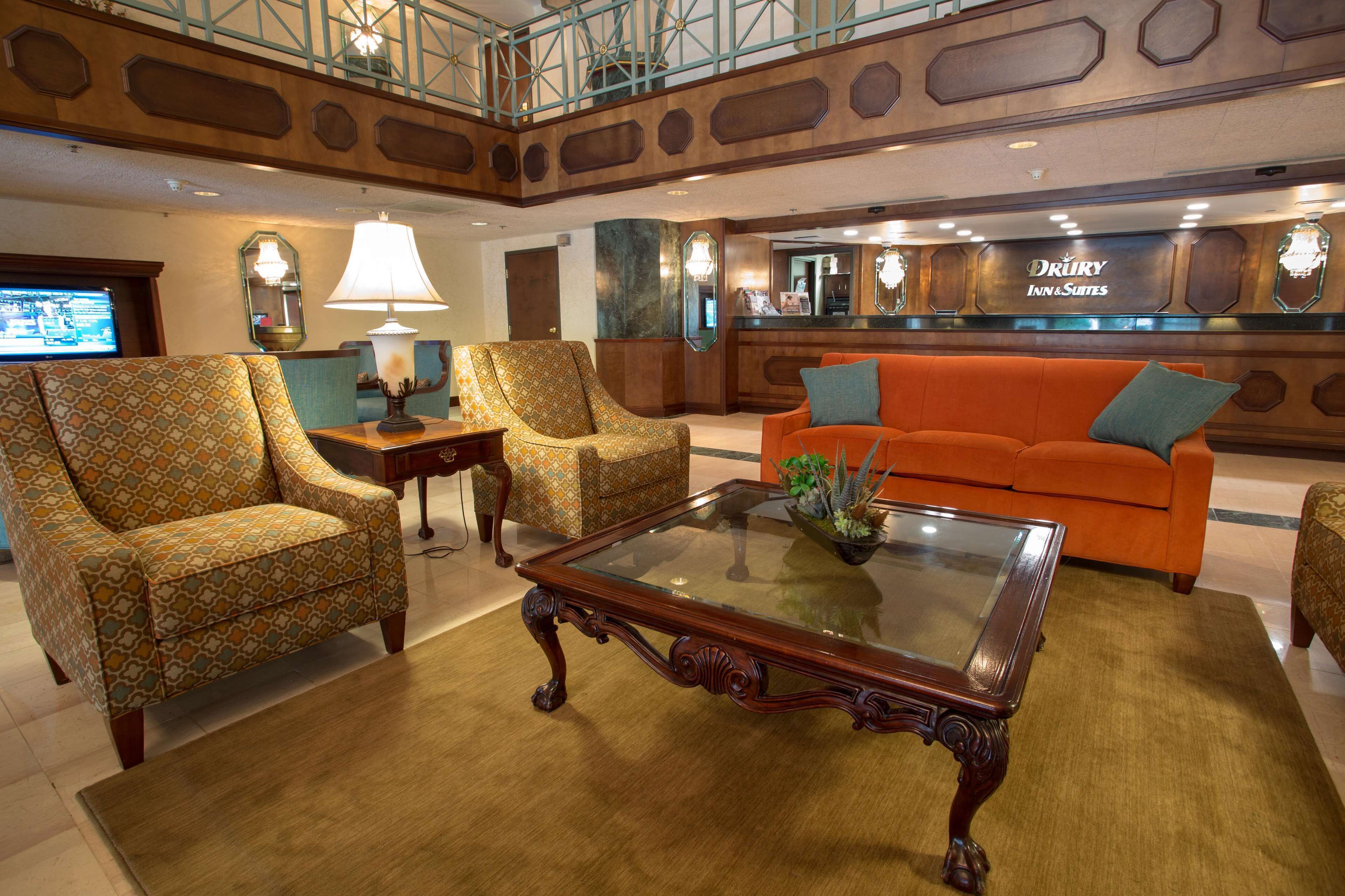 Drury Inn & Suites Convention Center