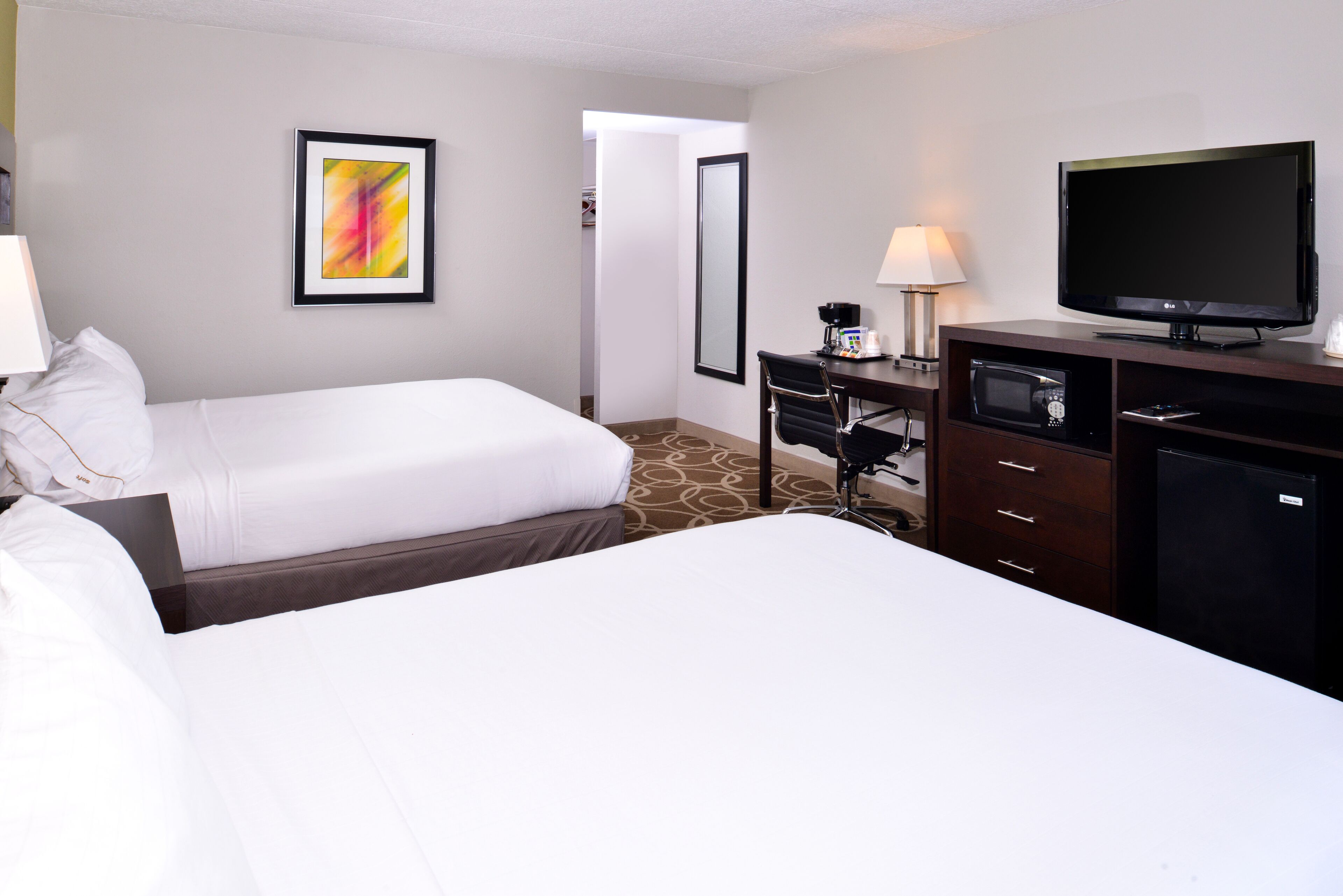 Elimwood Hotel