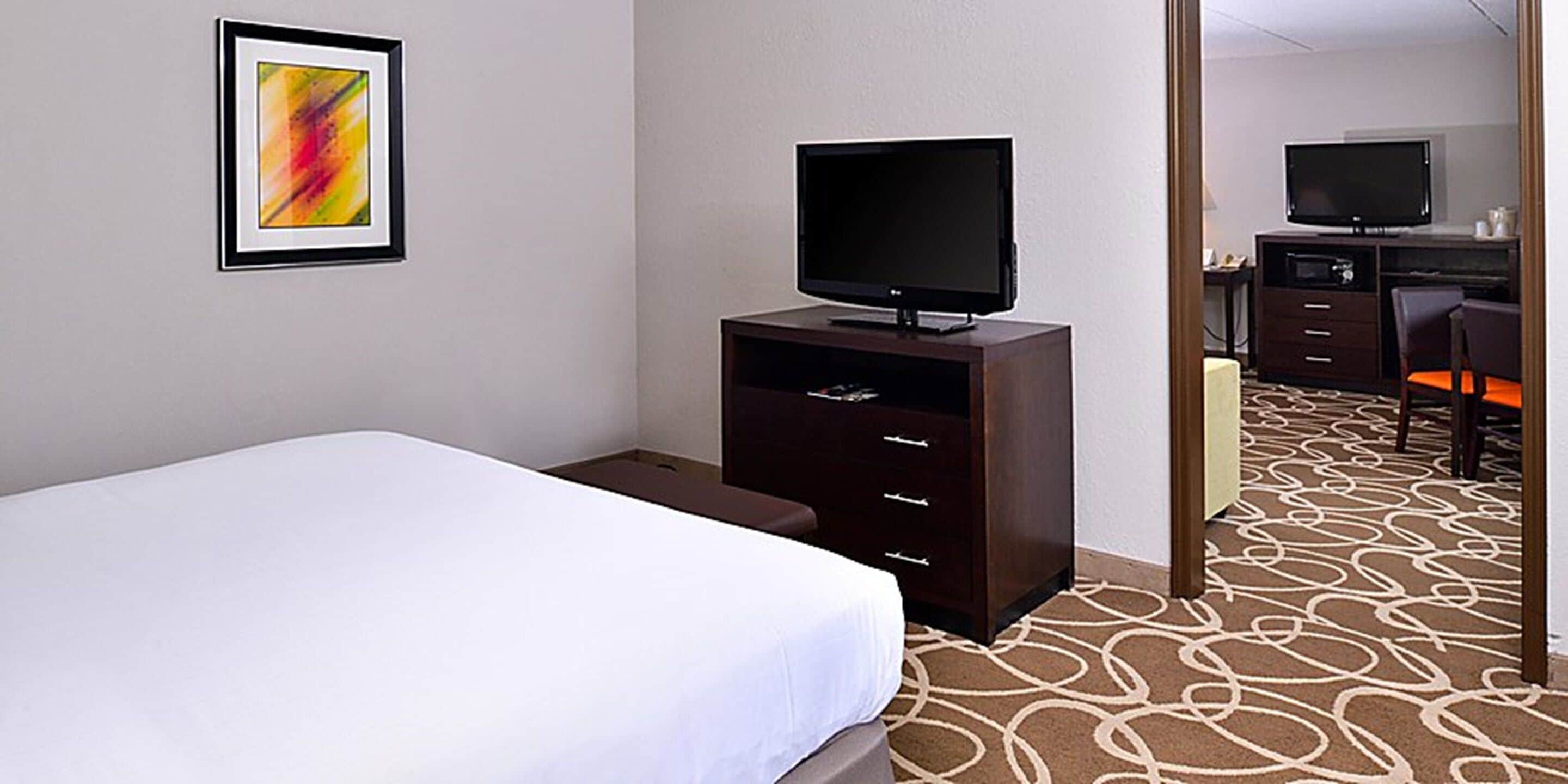Elimwood Hotel