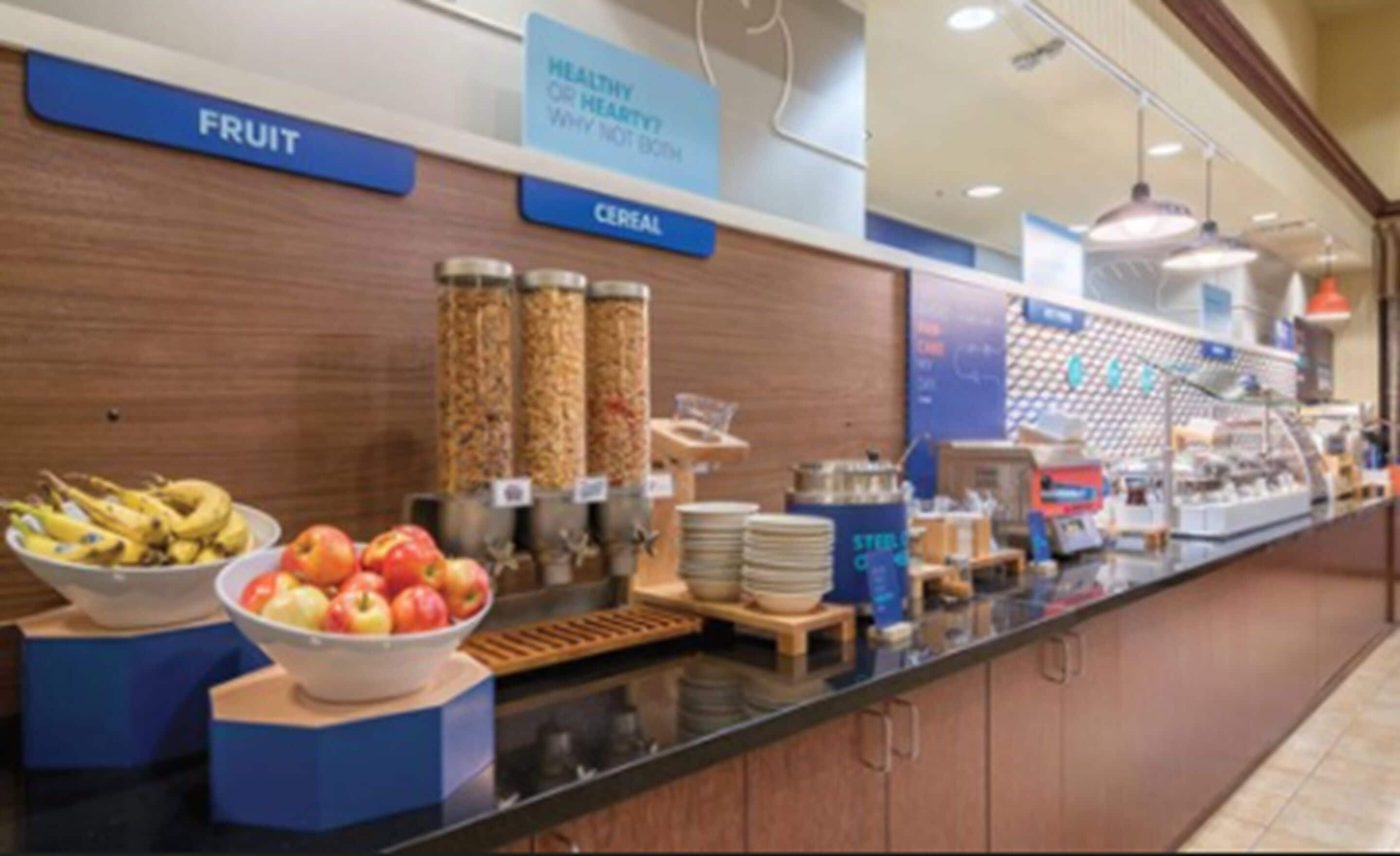 Holiday Inn Express & Suites St Louis Airport