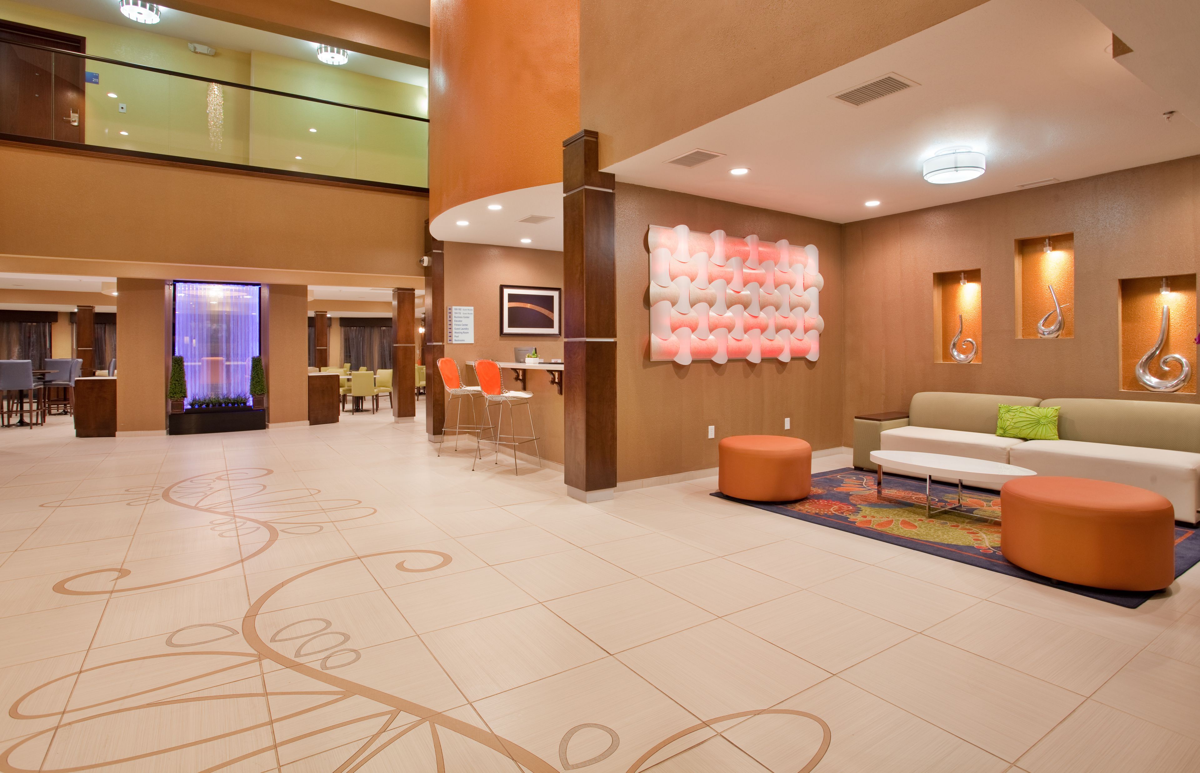 Holiday Inn Express & Suites St Louis Airport