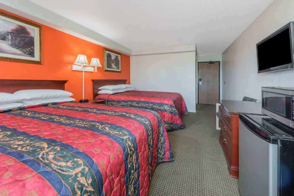 Knights Inn Ferguson