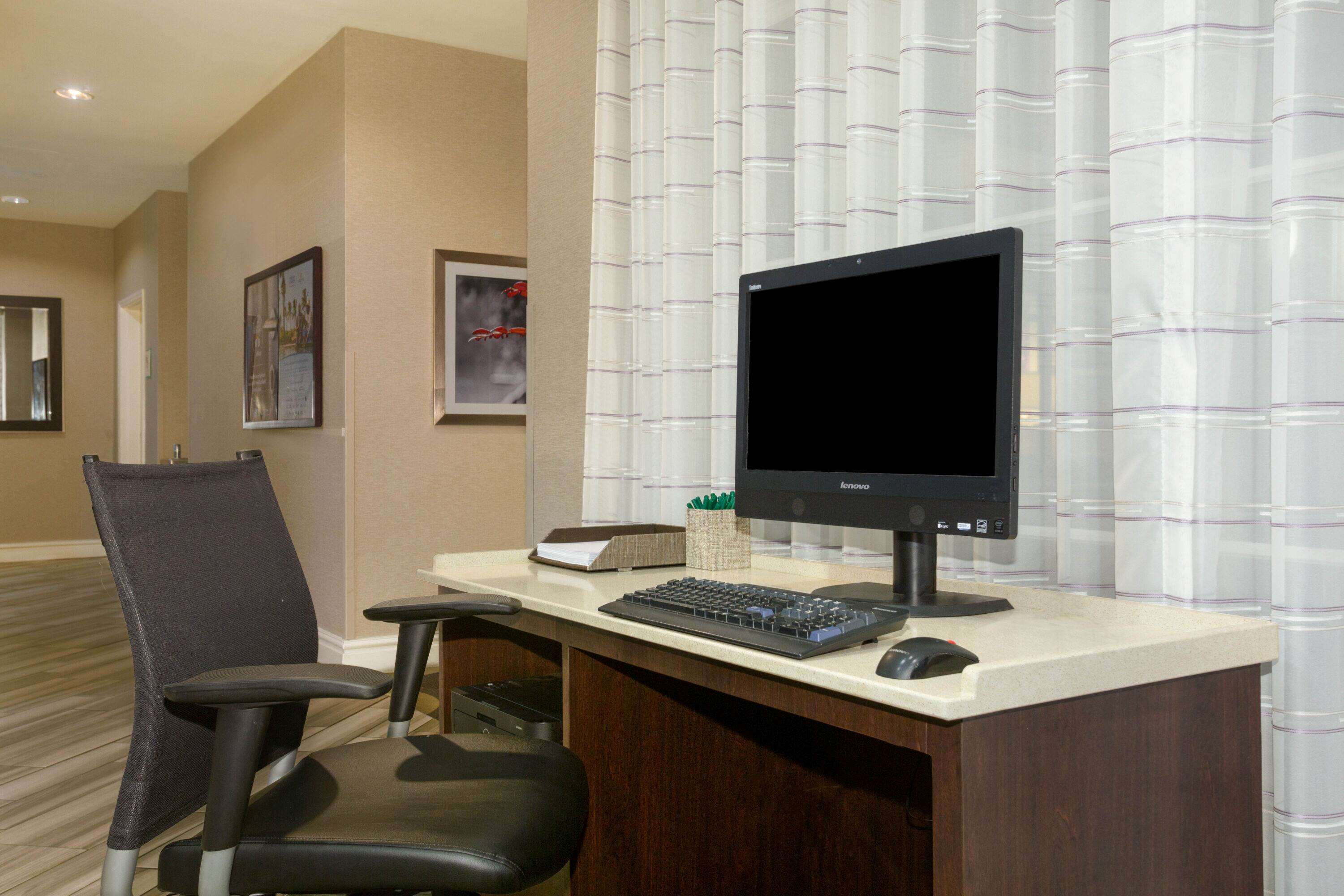 La Quinta Inn & Suites by Wyndham St. Louis Westport