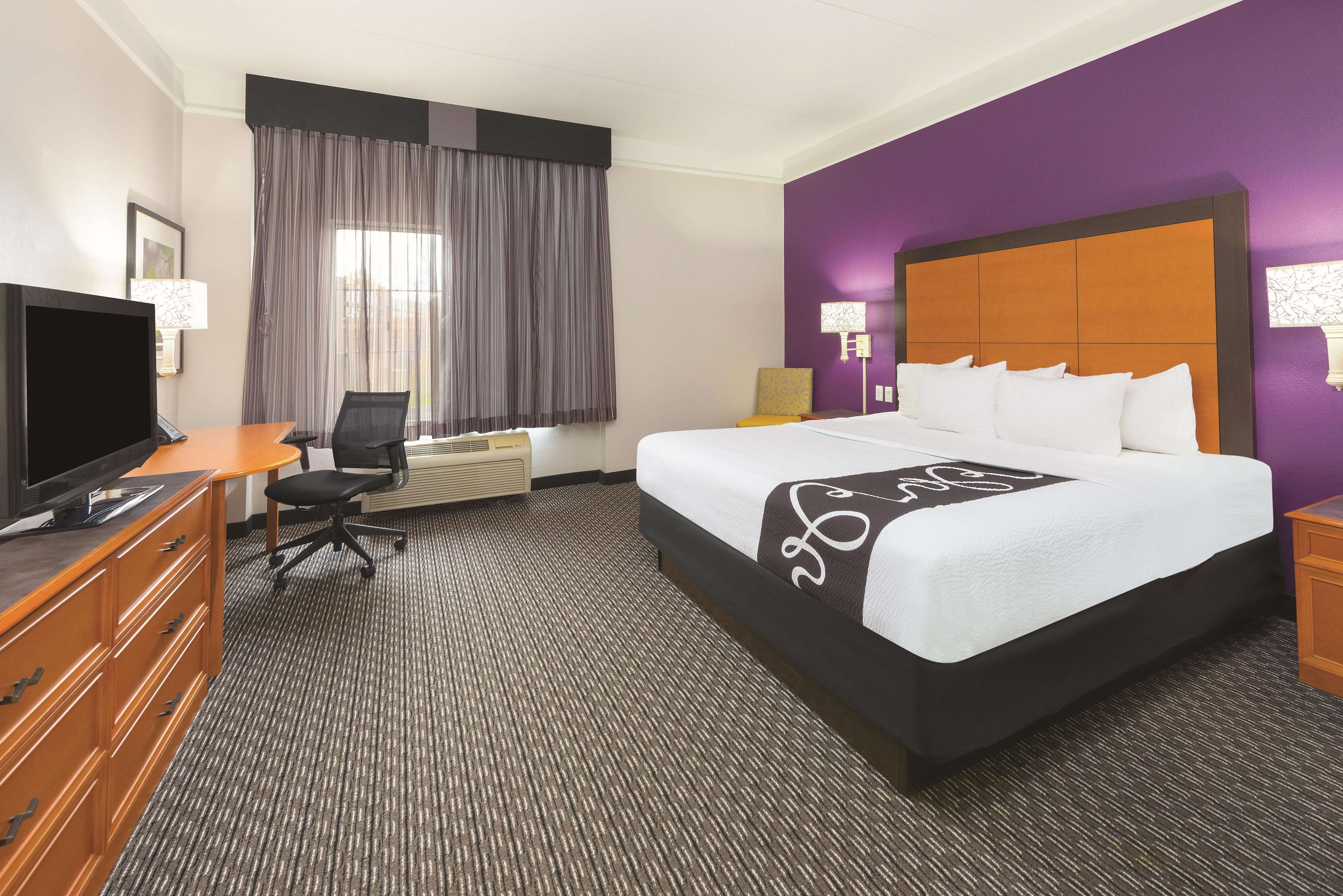 La Quinta Inn & Suites by Wyndham St. Louis Westport
