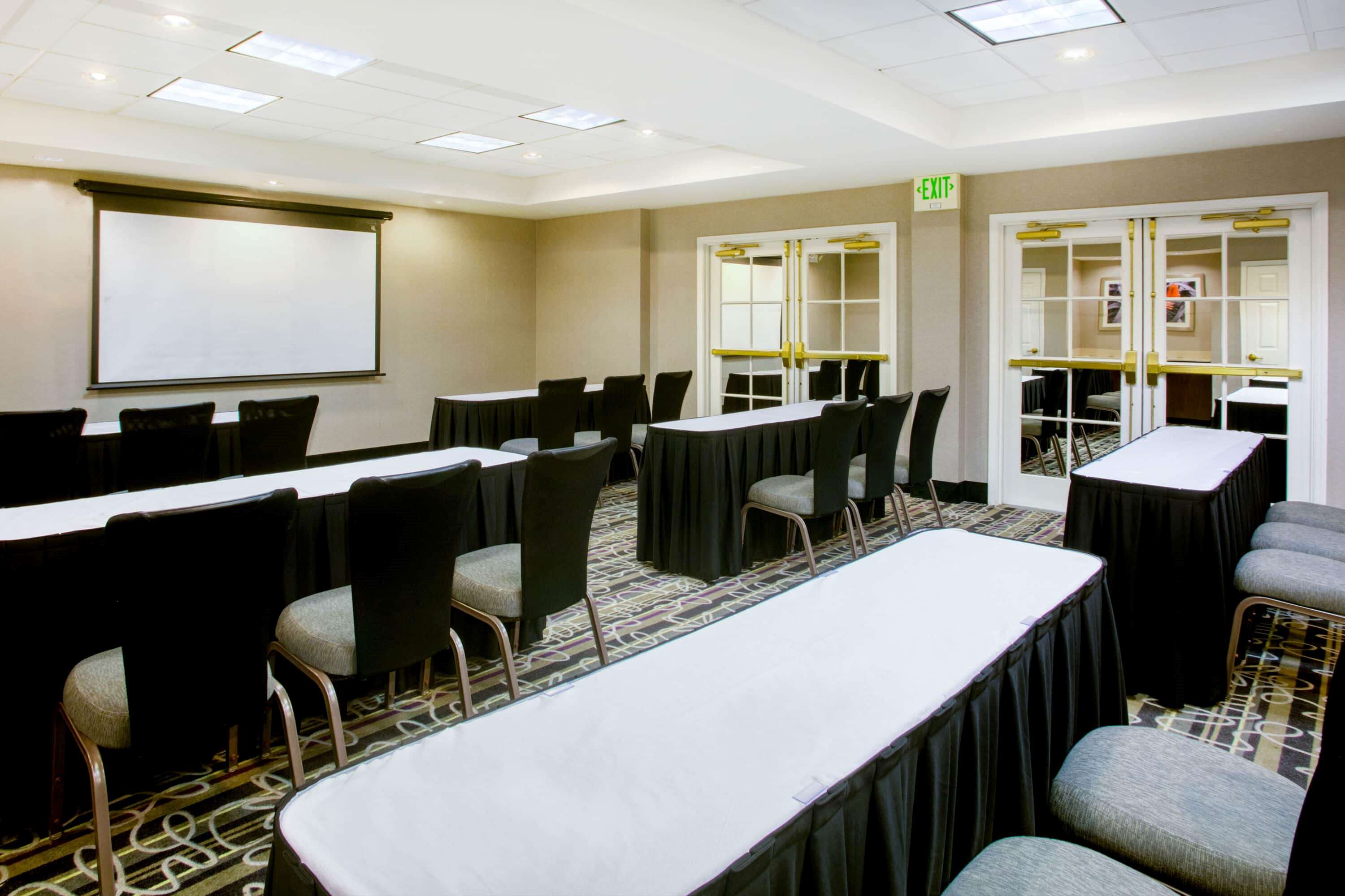 La Quinta Inn & Suites by Wyndham St. Louis Westport