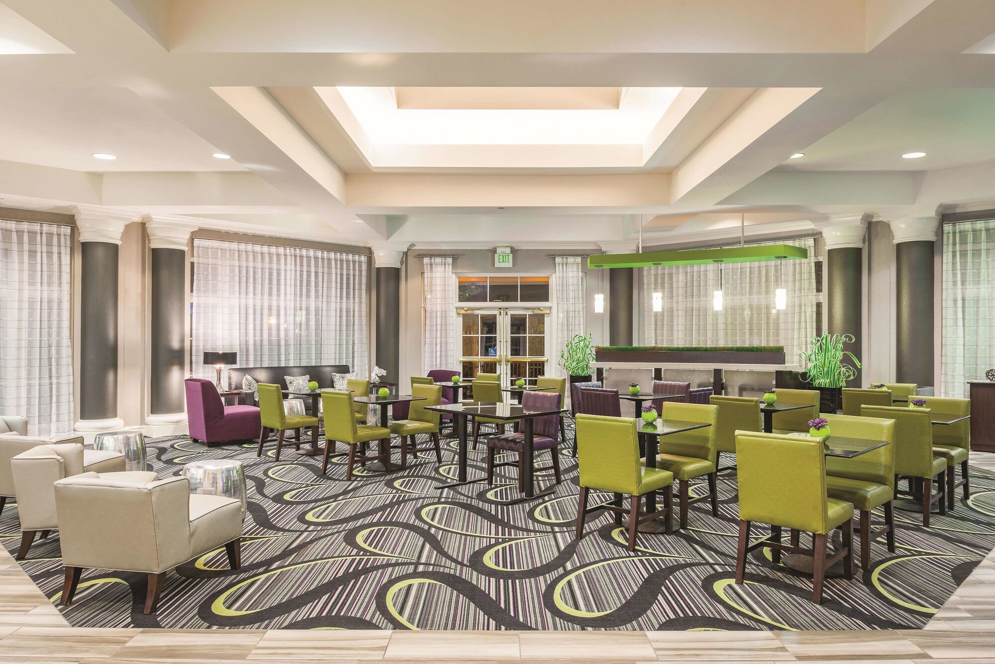 La Quinta Inn & Suites by Wyndham St. Louis Westport
