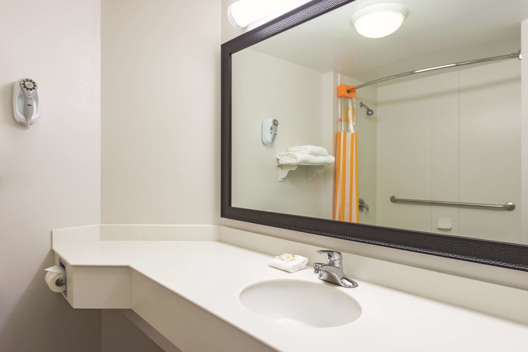 La Quinta Inn & Suites by Wyndham St. Louis Westport