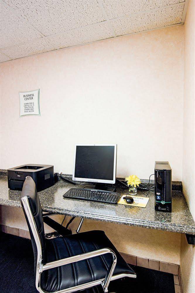 Motel 6 Maryland Heights