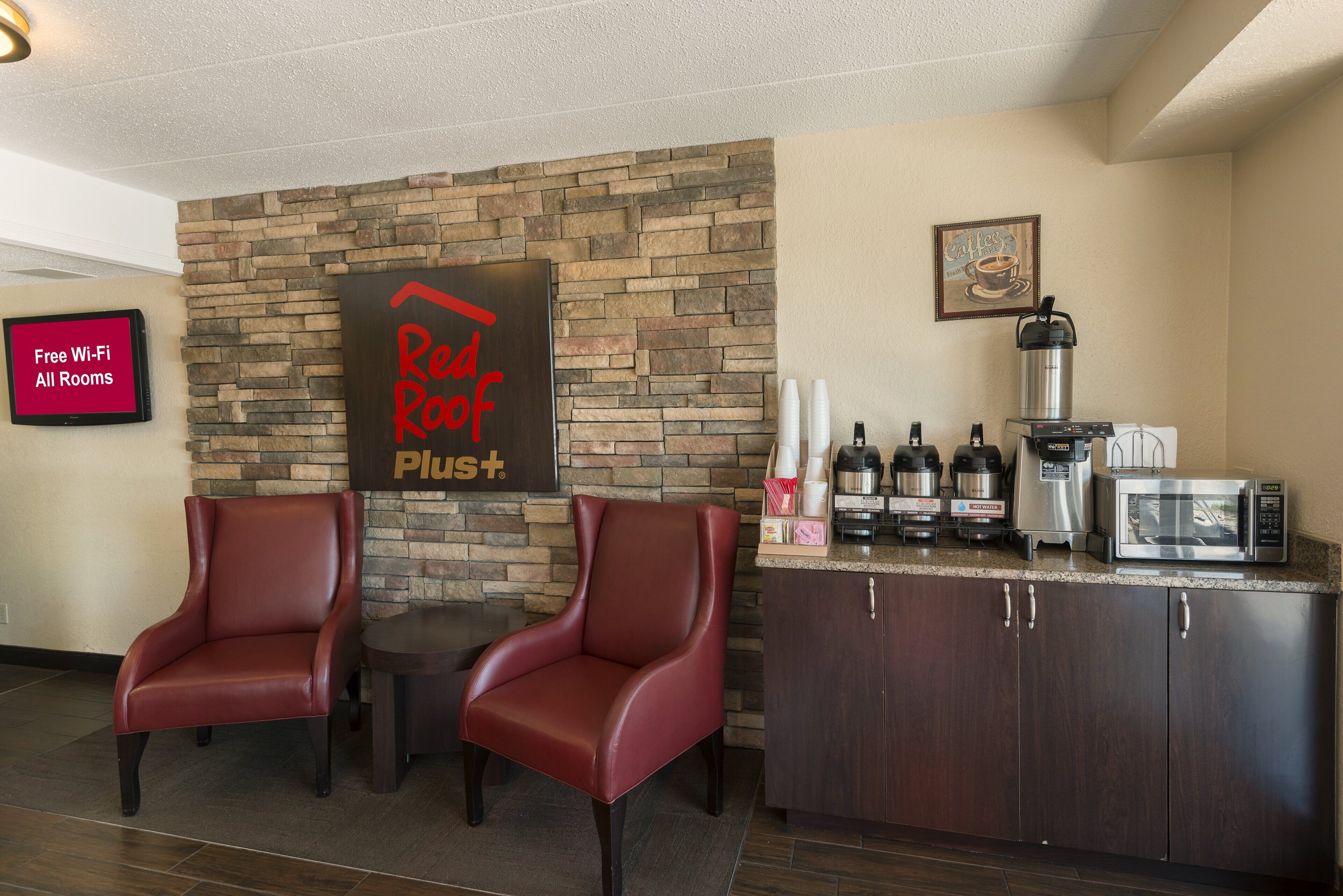 Red Roof PLUS+ St Louis - Forest Park/Hampton Ave