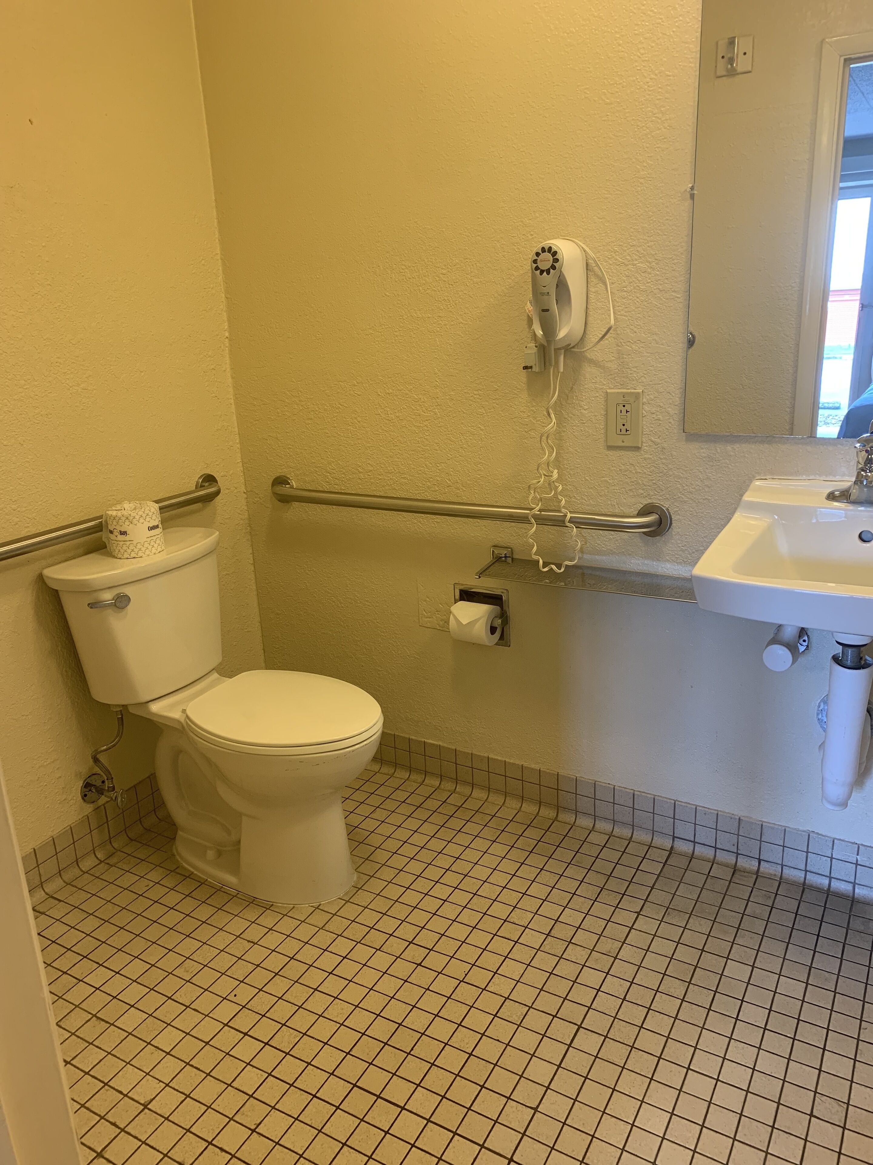 Red Roof PLUS+ St Louis - Forest Park/Hampton Ave