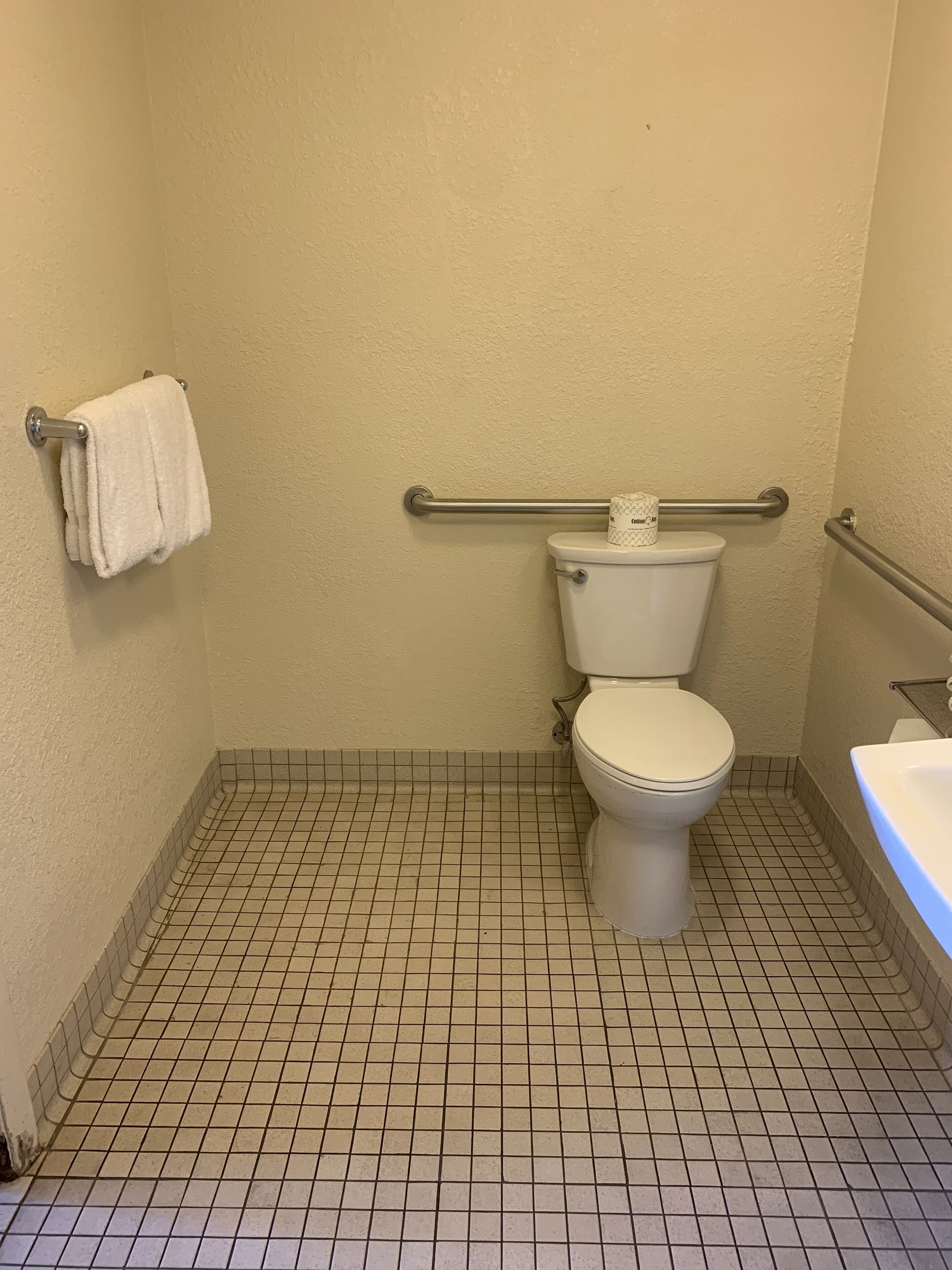 Red Roof PLUS+ St Louis - Forest Park/Hampton Ave