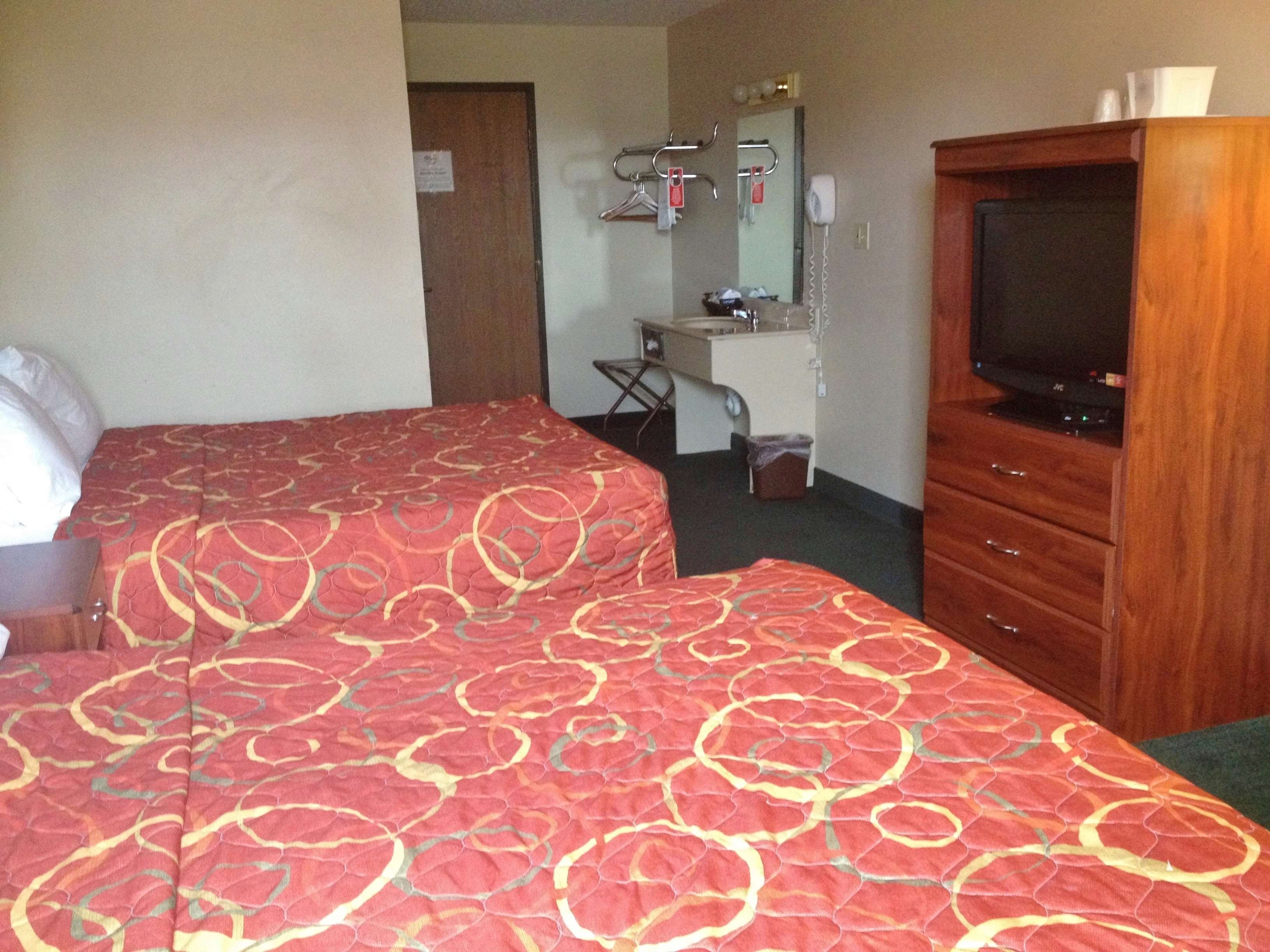 Americas Best Value Inn St. Louis South
