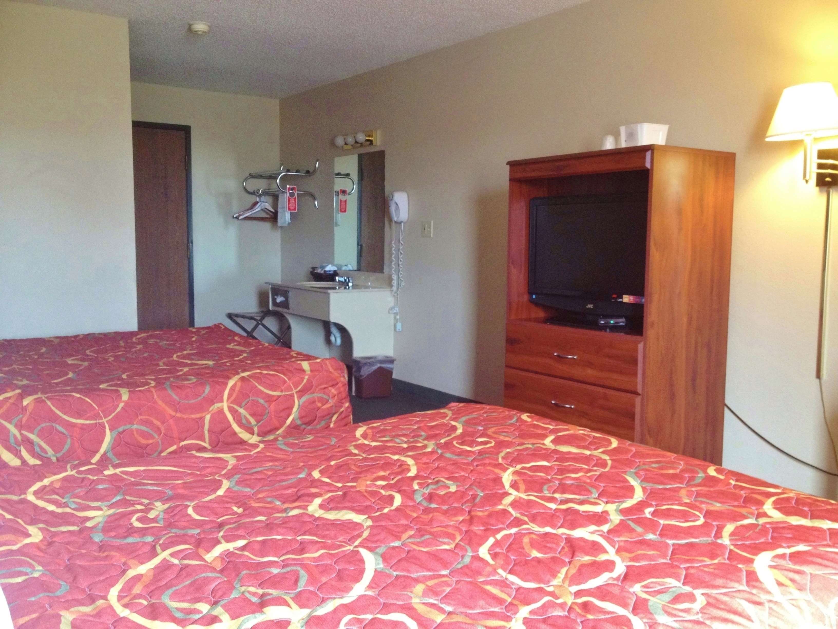 Americas Best Value Inn St. Louis South